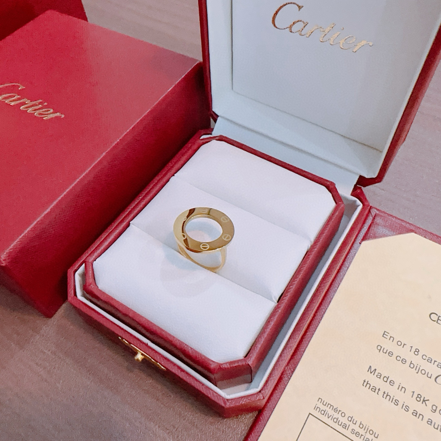 Cartier 戒指新款卡地亚套装项链耳环手链戒指（泰钢材质）系列 那种独特的色泽完全无可挑剔 再缀以 指环外形设计