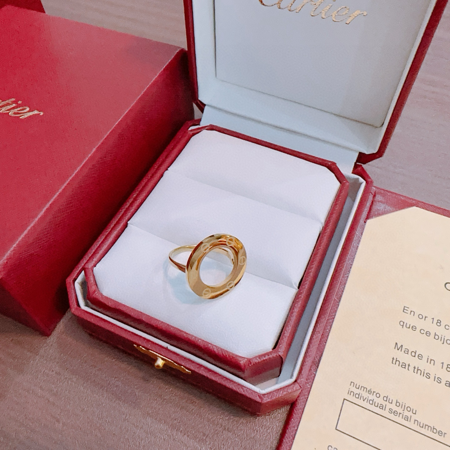 Cartier 戒指新款卡地亚套装项链耳环手链戒指（泰钢材质）系列 那种独特的色泽完全无可挑剔 再缀以 指环外形设计