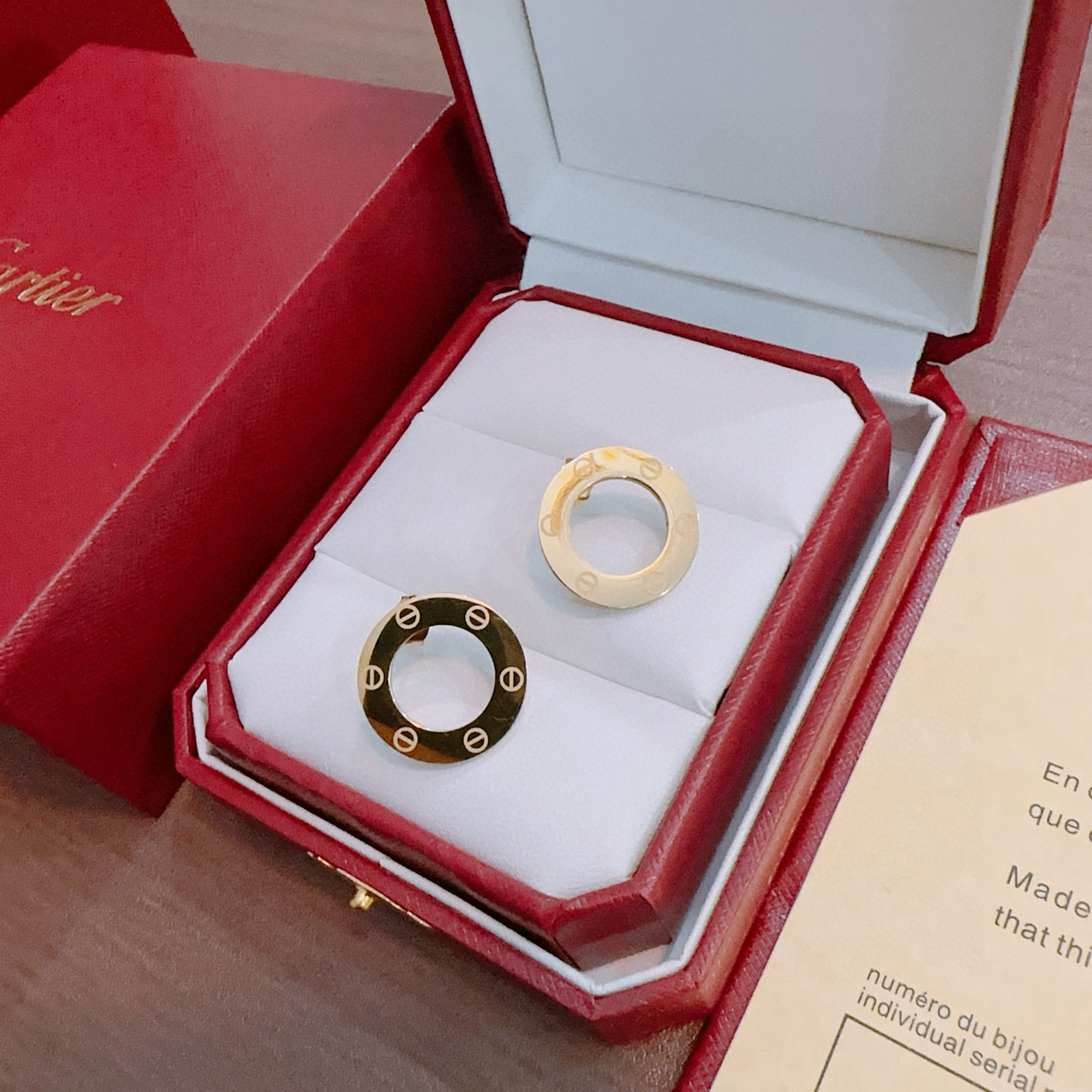 Cartier 耳环新款卡地亚套装项链耳环手链戒指（泰钢材质）系列 那种独特的色泽完全无可挑剔 再缀以 指环外形设计