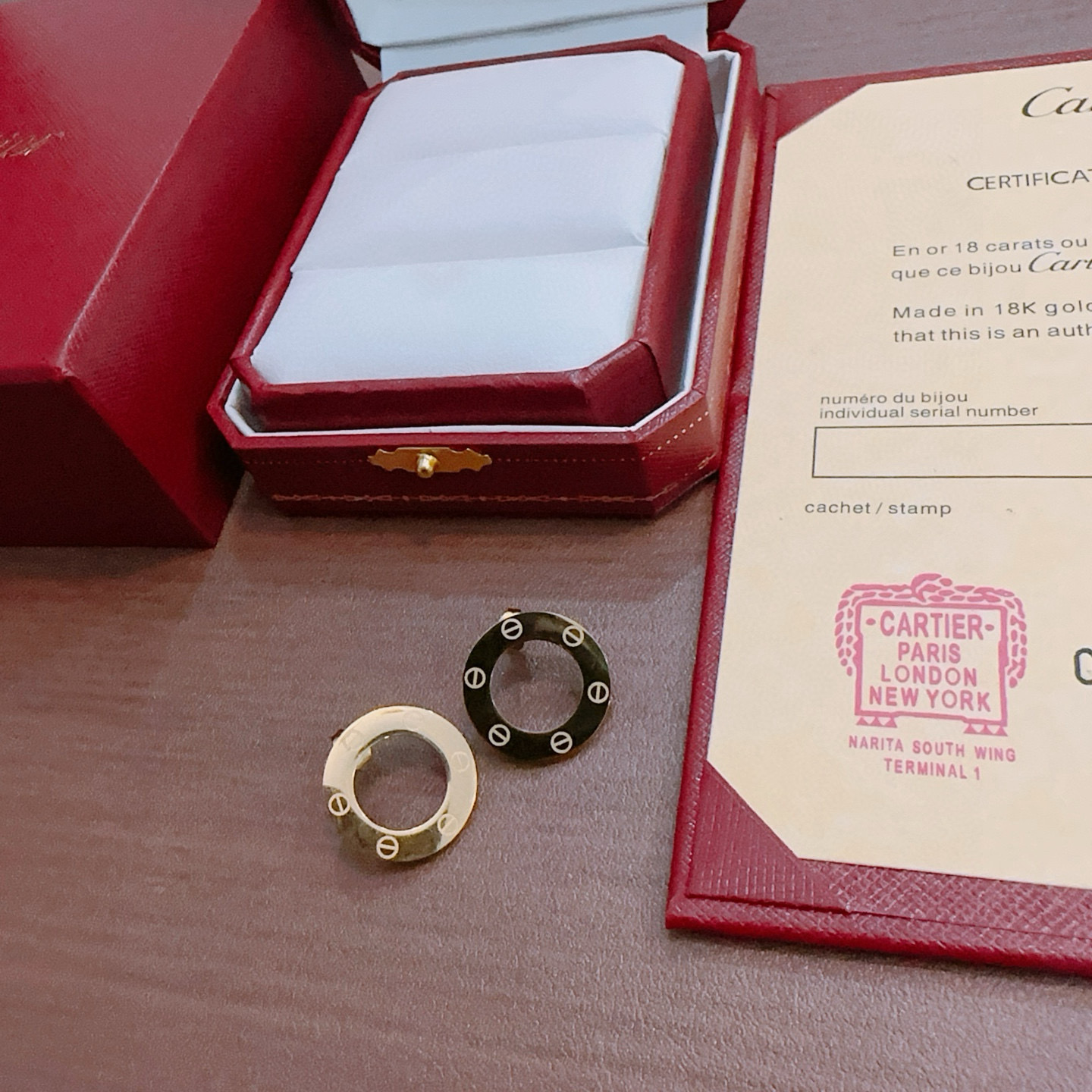 Cartier 耳环新款卡地亚套装项链耳环手链戒指（泰钢材质）系列 那种独特的色泽完全无可挑剔 再缀以 指环外形设计