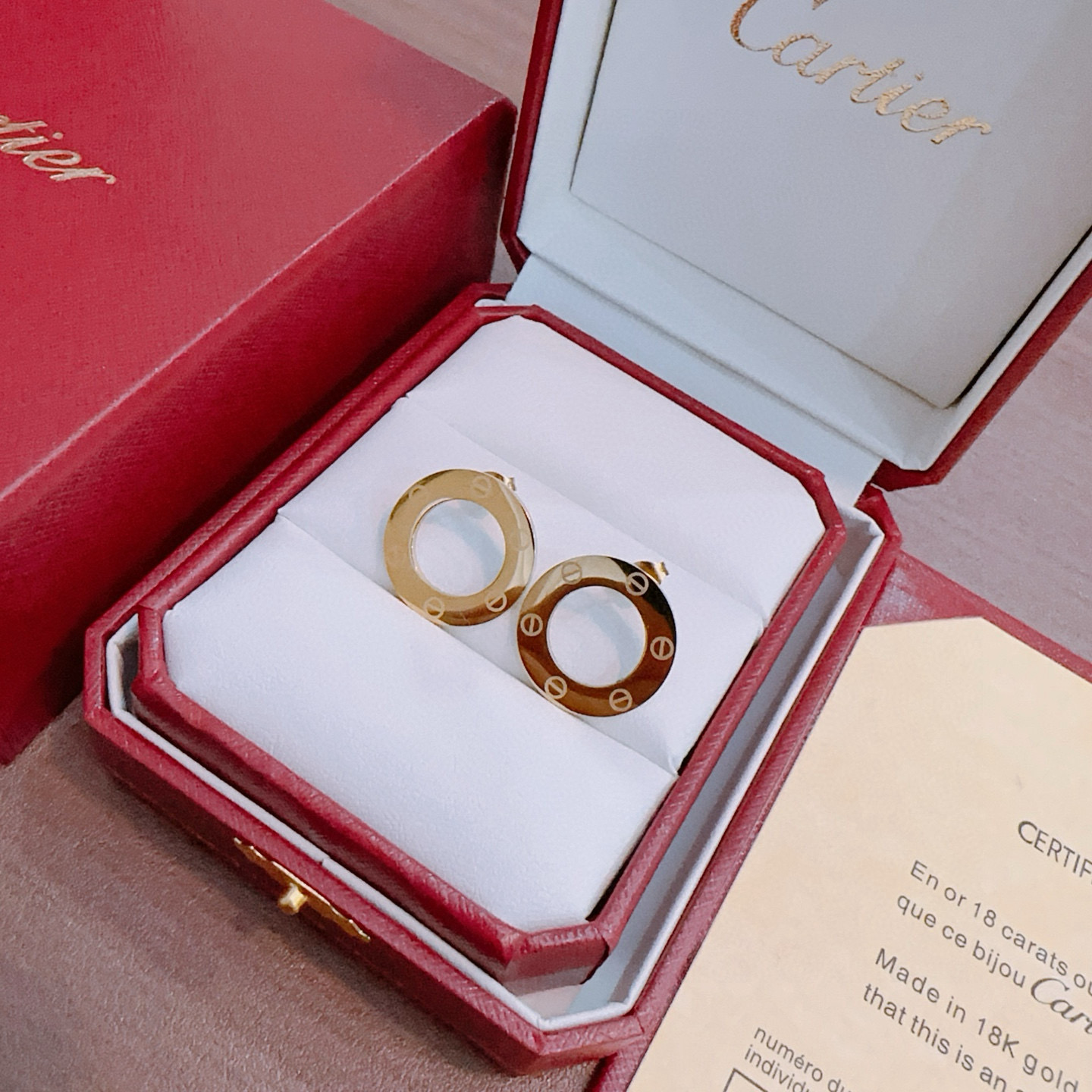 Cartier 耳环新款卡地亚套装项链耳环手链戒指（泰钢材质）系列 那种独特的色泽完全无可挑剔 再缀以 指环外形设计