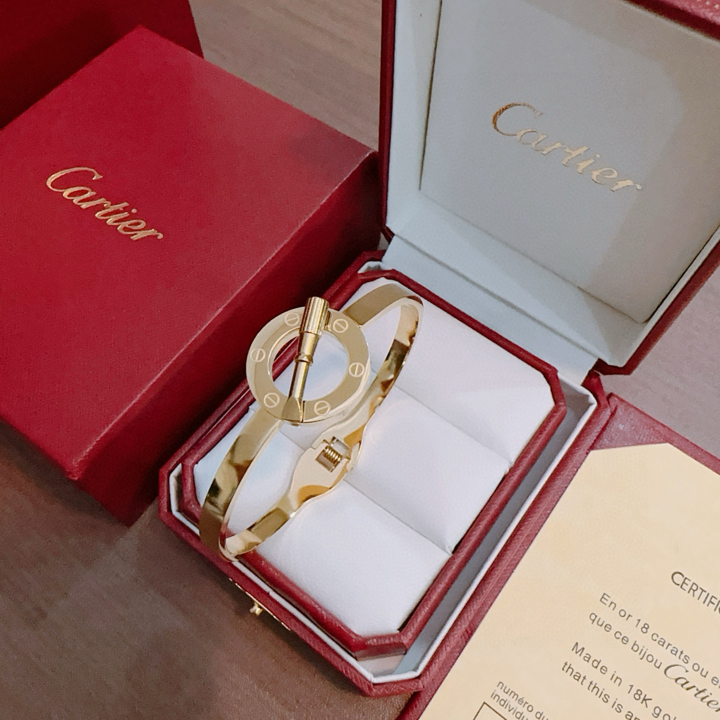 Cartier 手镯 新款卡地亚套装项链耳环手链戒指（泰钢材质）系列 那种独特的色泽完全无可挑剔