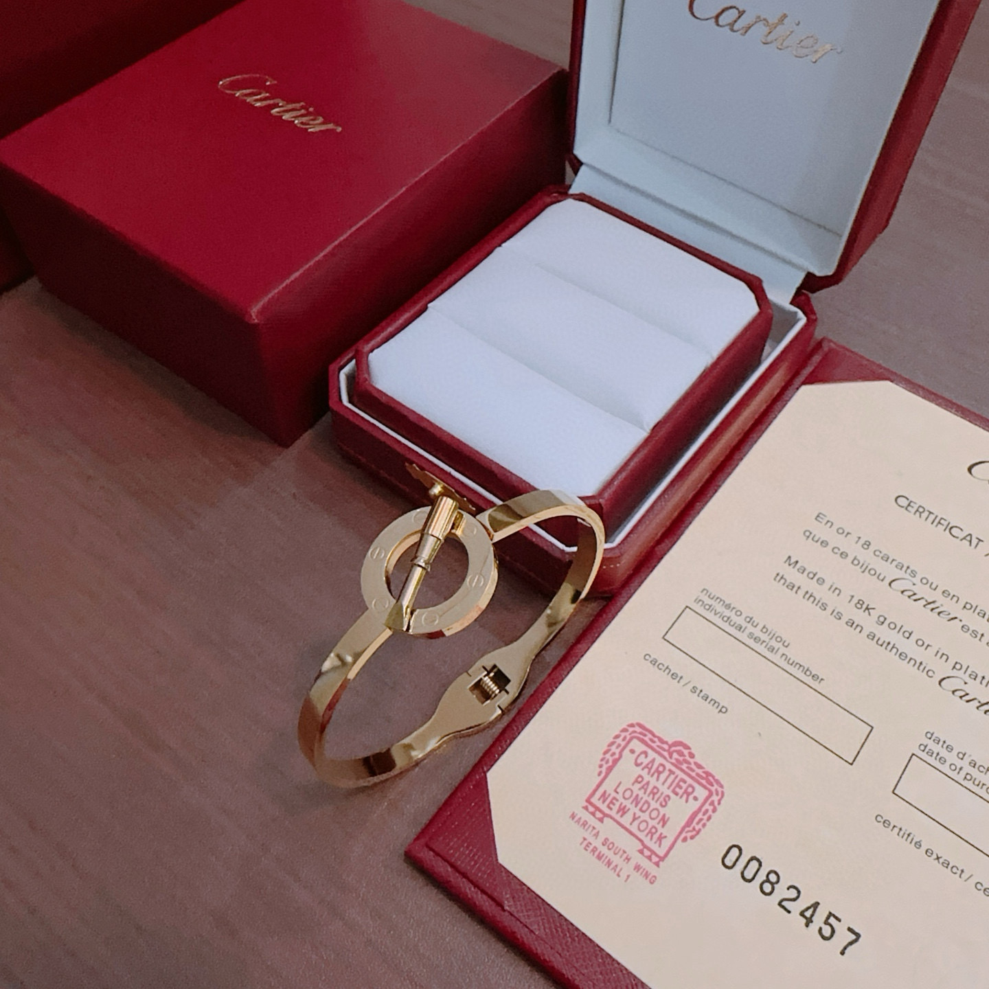 Cartier 手镯 新款卡地亚套装项链耳环手链戒指（泰钢材质）系列 那种独特的色泽完全无可挑剔