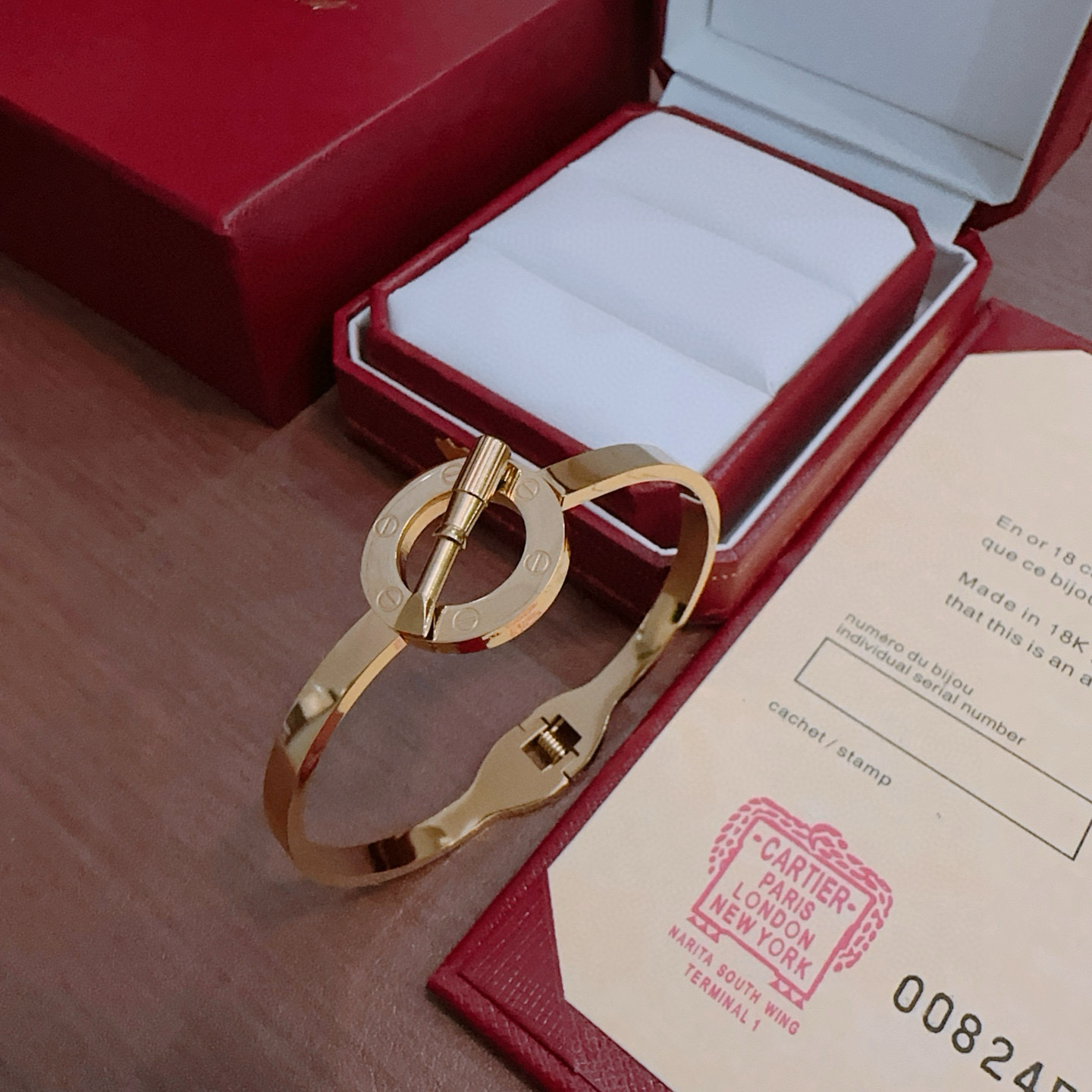Cartier 手镯 新款卡地亚套装项链耳环手链戒指（泰钢材质）系列 那种独特的色泽完全无可挑剔