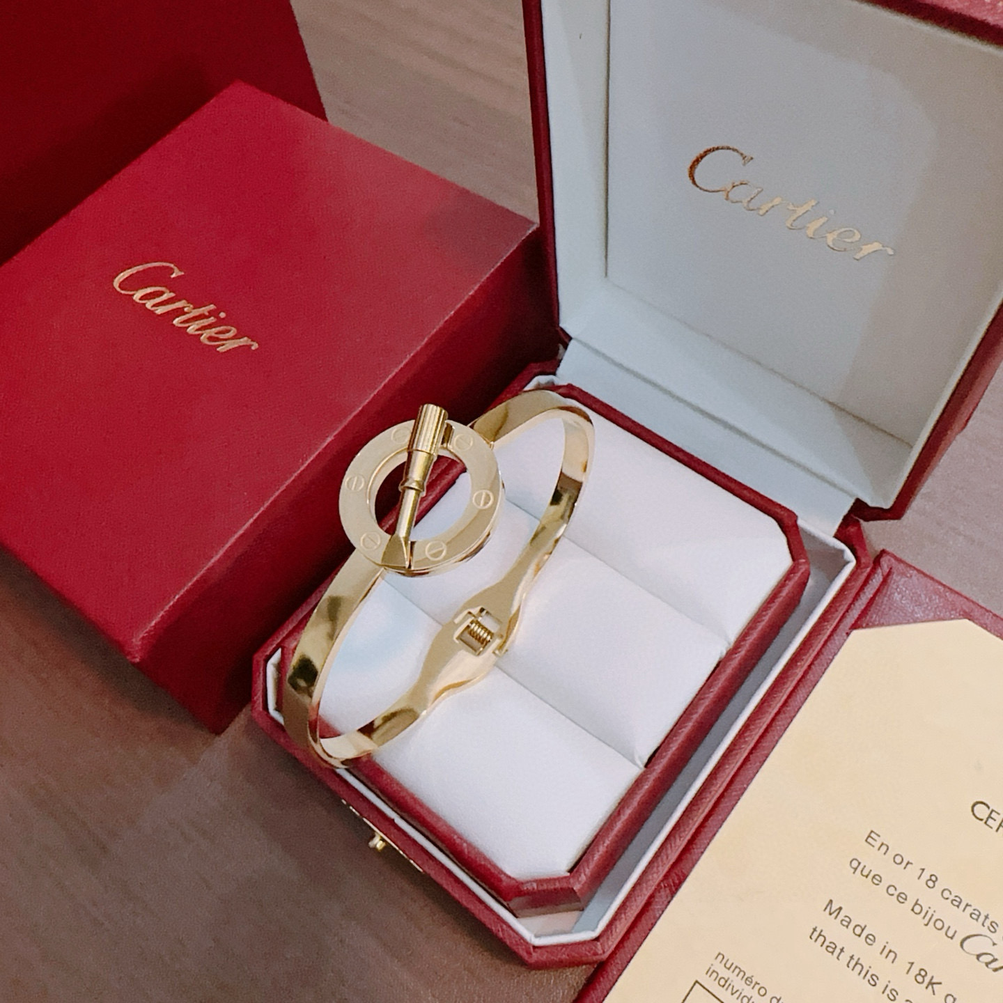 Cartier 手镯 新款卡地亚套装项链耳环手链戒指（泰钢材质）系列 那种独特的色泽完全无可挑剔