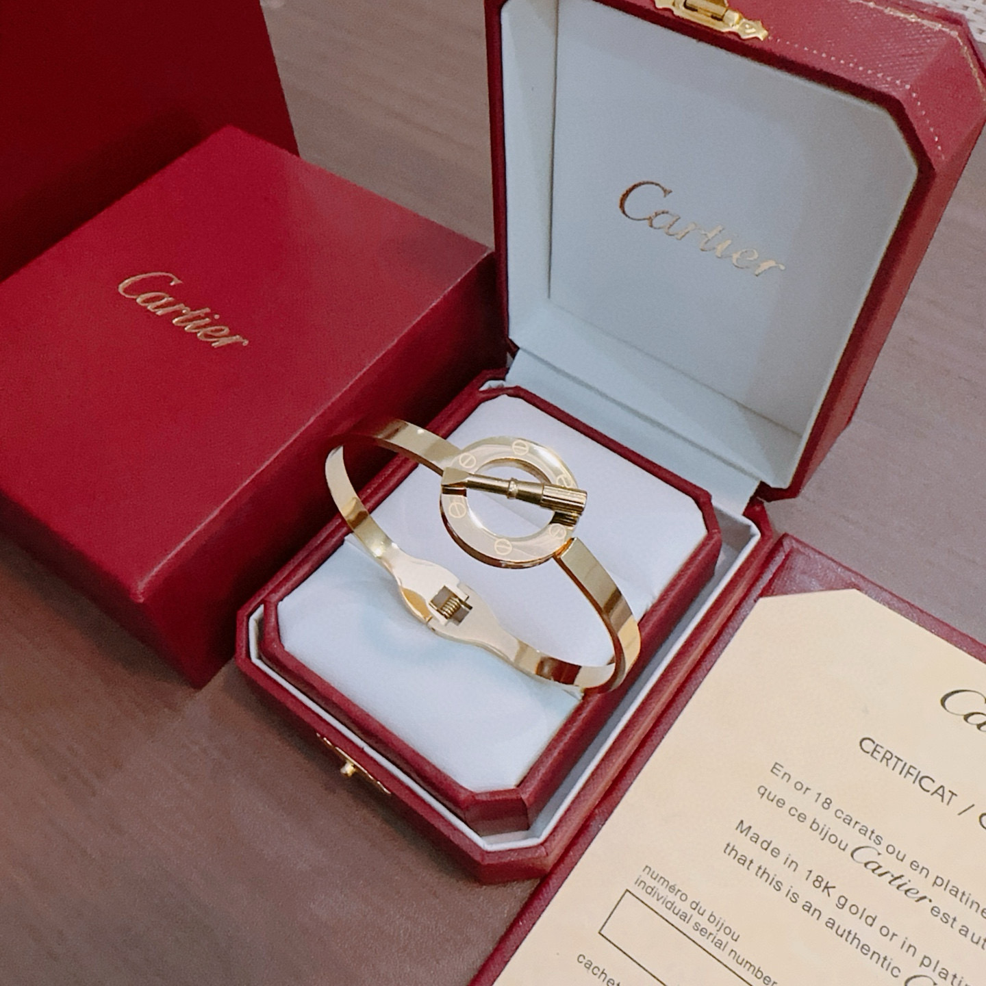 Cartier 手镯 新款卡地亚套装项链耳环手链戒指（泰钢材质）系列 那种独特的色泽完全无可挑剔