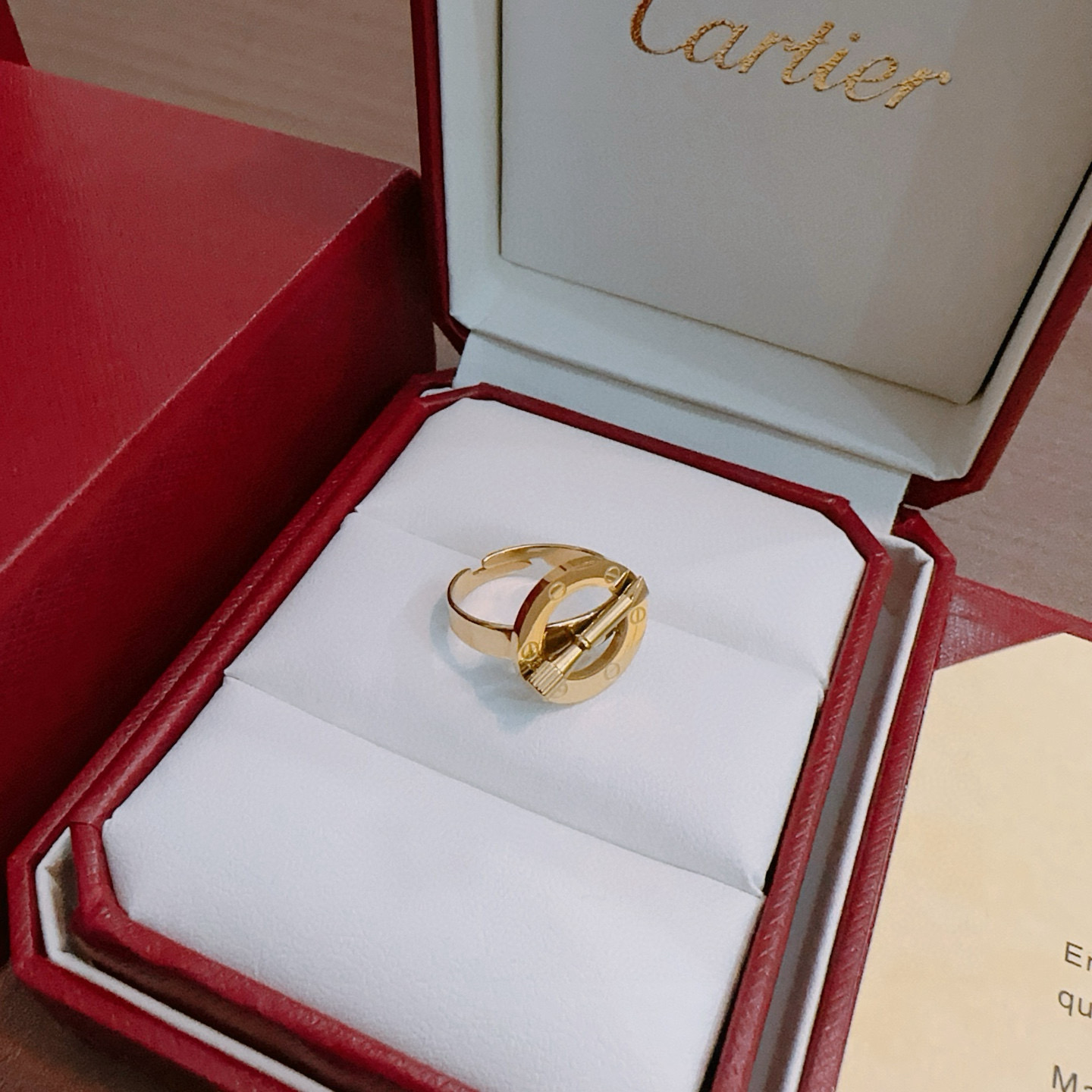 Cartier 戒指新款卡地亚套装项链耳环手链戒指（泰钢材质）系列 那种独特的色泽完全无可挑剔 再缀以 指环外形设计