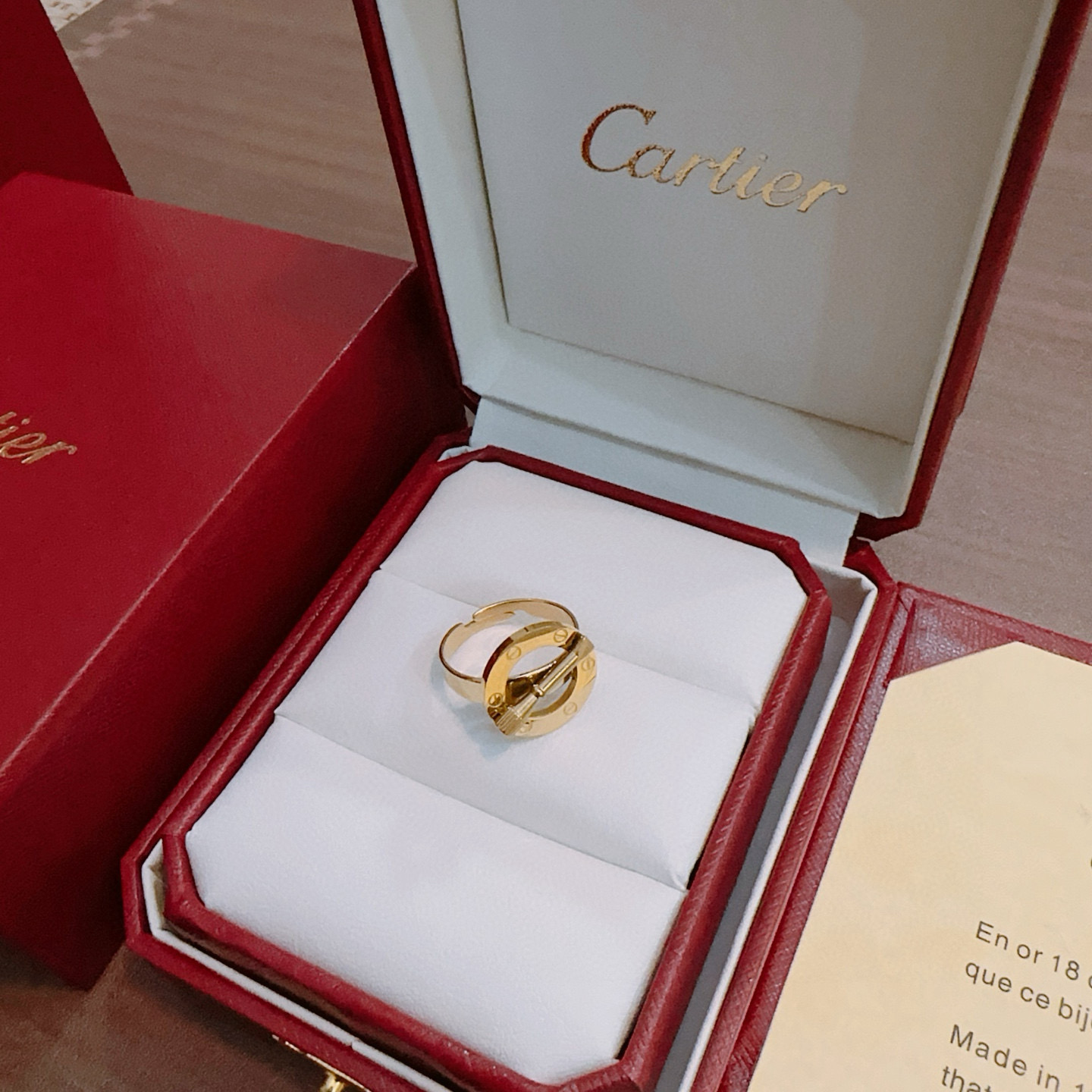 Cartier 戒指新款卡地亚套装项链耳环手链戒指（泰钢材质）系列 那种独特的色泽完全无可挑剔 再缀以 指环外形设计