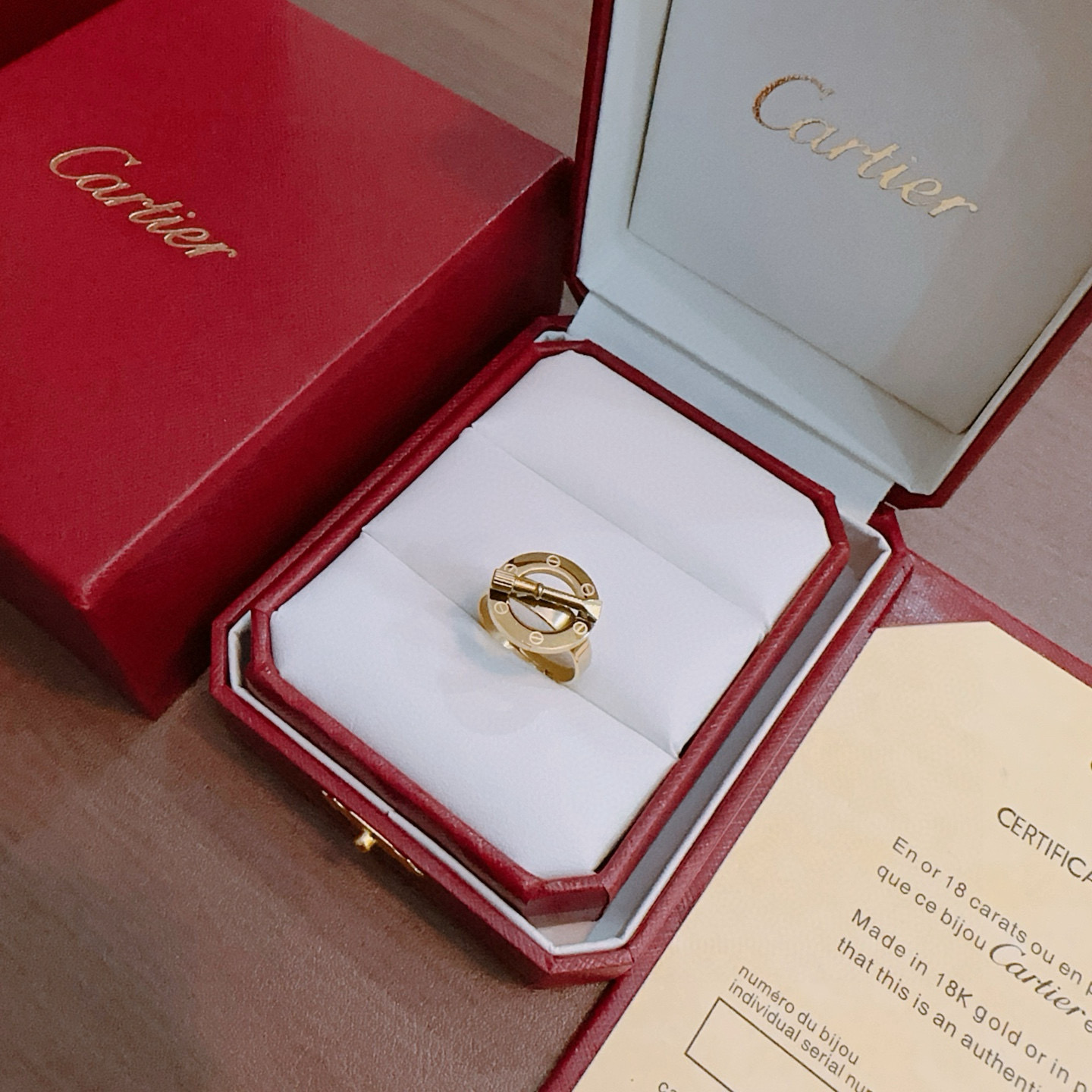 NO:763152,Ring 50 new Cartier set necklace earrings bracelet ring (Thai steel material) series, the unique color is completely impeccable, and then decorated with a classic ring shape design, simple yet elegant and eye-catching, the combination is more elegant, elegant and moving., jewelry boutique, cartier, earrings, necklace, bracelet, ring19860909戒指50新款卡地亚套装项链耳环手链戒指（泰钢材质）系列 ,那种独特的色泽完全无可挑剔,再缀以经典指环外形设计,简约之余却又优雅夺目,组合更显气色,上手雅致动人.,饰品精品,cartier,earrings,necklace,bracelet,ring,Jewelry