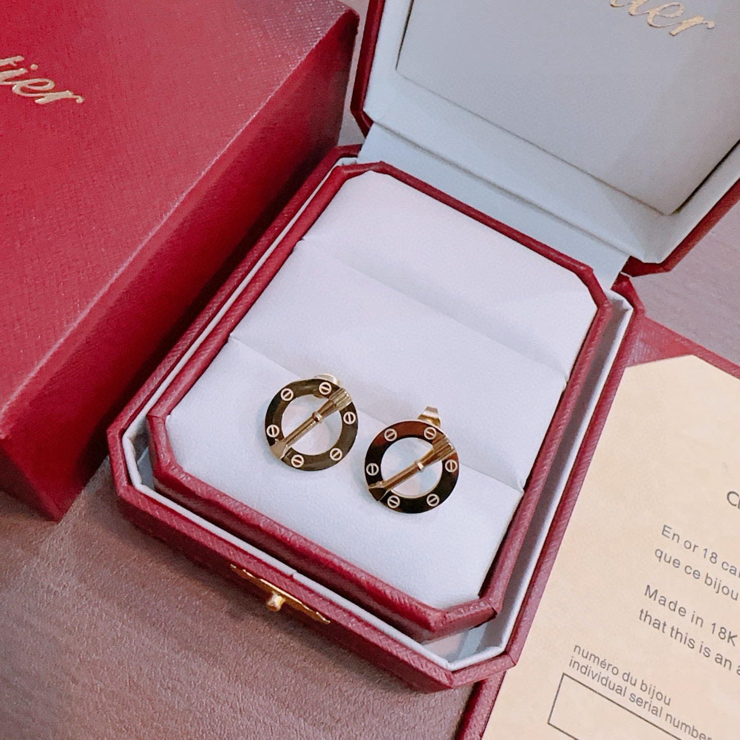 Cartier 耳环新款卡地亚套装项链耳环手链戒指（泰钢材质）系列 那种独特的色泽完全无可挑剔 再缀以 指环外形设计