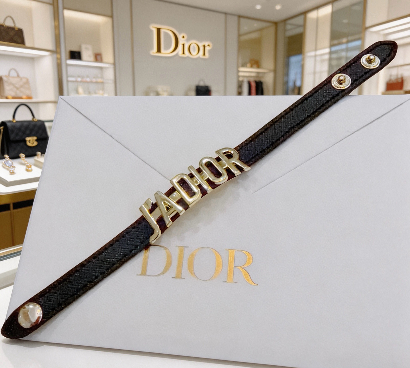Dior 高品质迪奥牛皮手绳手链 新款开模 潮流 男女均可佩戴 同款 摇滚朋克泰银风格 元素 潮流百搭 牛皮最新款链条档次更高明星 款项链系列