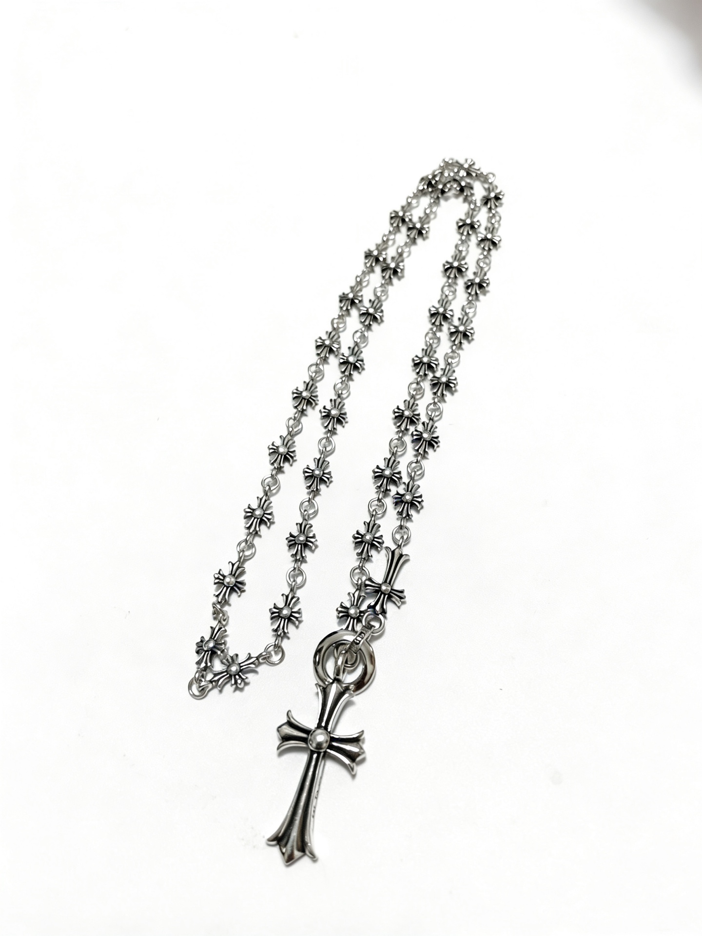 NO:879529,New [counter quality] Chrome Hearts multi-element retro cross necklace. The concave and convex shapes have different pattern design styles, showing a distinctive cross. The Scout flower is the symbol of Chrome Hearts, so it is more durable. Genuine pattern-printed Chrome Hearts distinguishes the ordinary light version in the market. Match the version and standard quality. Look at the printing details. The degree of retro gray oxidation. Seiko version!  !  !  Purely handmade, authentic molded fashion essentials, can be worn by both men and women, same style for couples, original official website, rock punk Thai silver style, retro elements, trendy and versatile (60cm), fine jewelry, chrome hearts, chrome hearts, necklace19860909新款【专柜品质】Chrome Hearts克罗心多元素复古十字架项链 凹凸造型不同的花纹设计风格 呈现出与众不同 十字架 童军花是克罗心的志 所以更经久不衰 正品打版Chrome Hearts克罗心 区别市场普通轻版 对版对标品质 看字印细节 复古做旧灰氧程度.精工版本！！！ 纯手工打造 正品开模潮流时尚必备 男女均可佩戴 情侣同款 官网原版 摇滚朋克泰银风格 复古元素 潮流百搭（60cm）,饰品精品,chrome hearts,chrome hearts,necklace,Jewelry