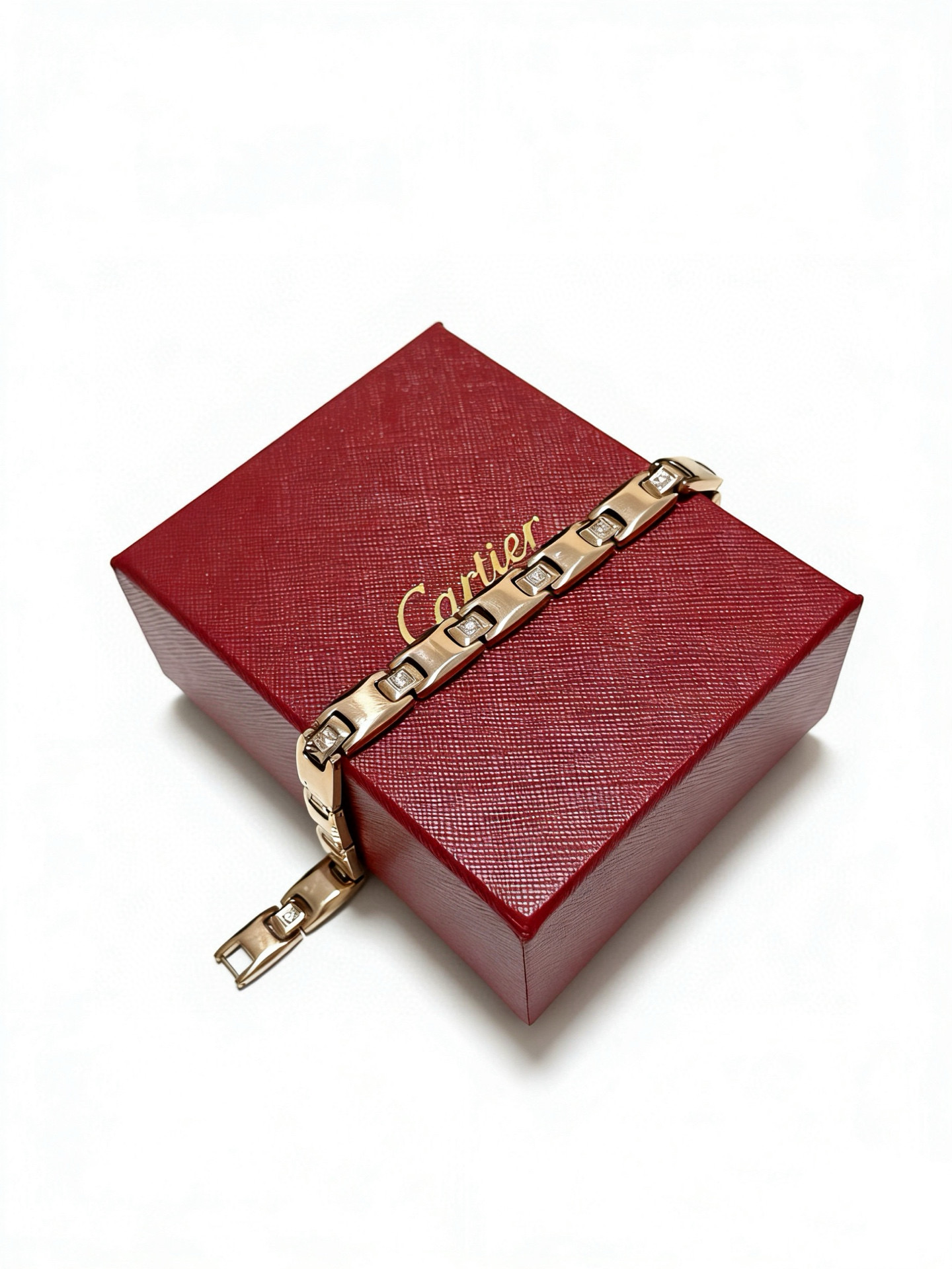 Cartier 卡地亚手链V金材质系列 品相完美 细节无敌 那种独特的色泽完全无可挑剔 再缀以 指环外形设计