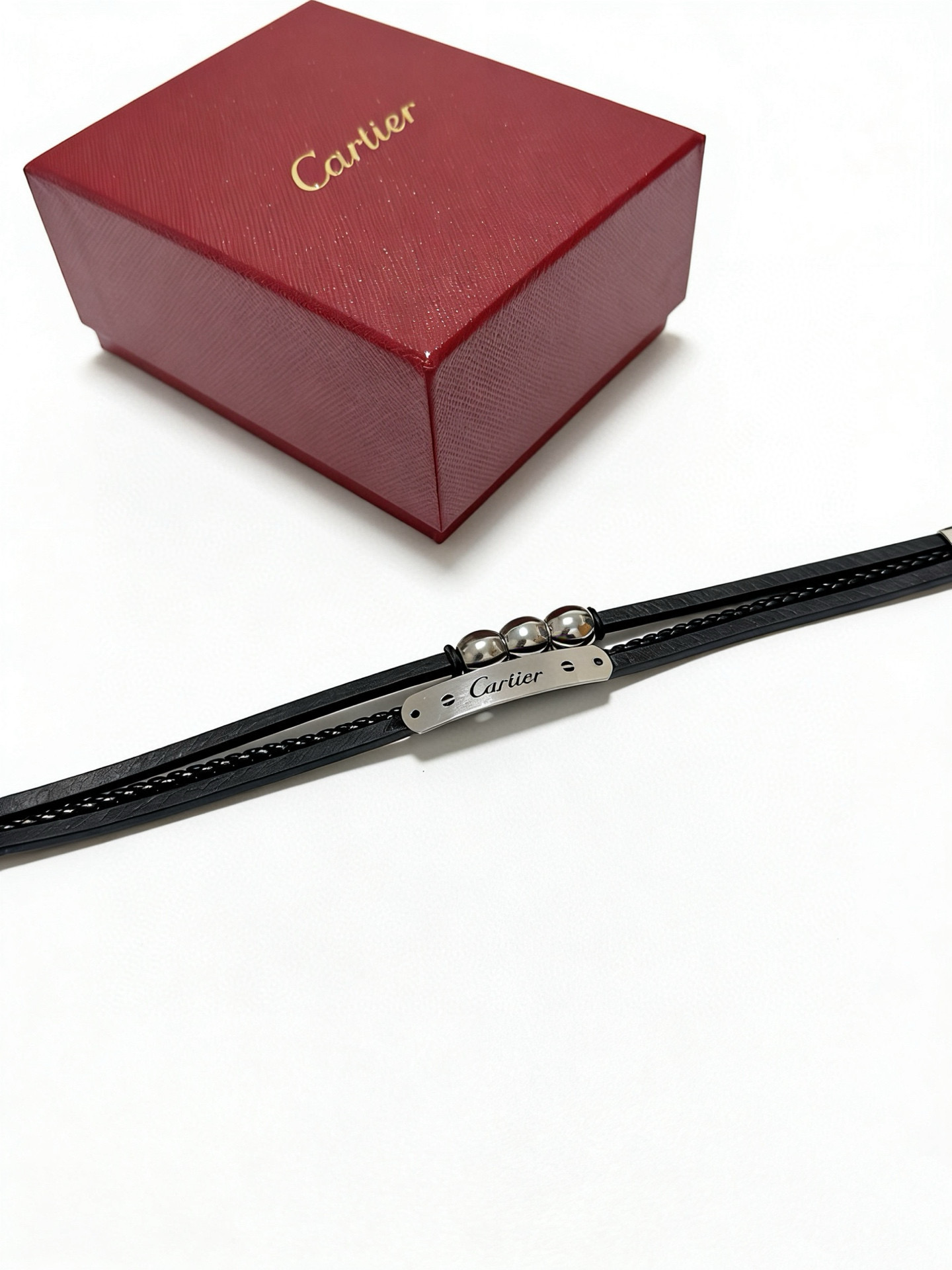 Cartier 高品质卡地亚牛皮手绳手链 新款开模 潮流 男女均可佩戴 同款 摇滚朋克泰银风格 元素 潮流百搭 牛皮最新款链条档次更高明星 款项链系列