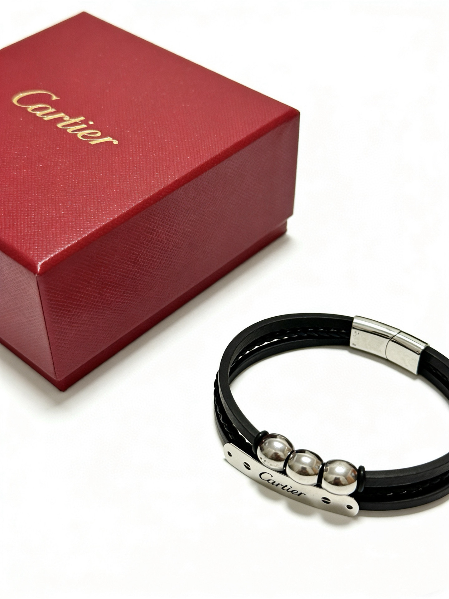 Cartier 高品质卡地亚牛皮手绳手链 新款开模 潮流 男女均可佩戴 同款 摇滚朋克泰银风格 元素 潮流百搭 牛皮最新款链条档次更高明星 款项链系列