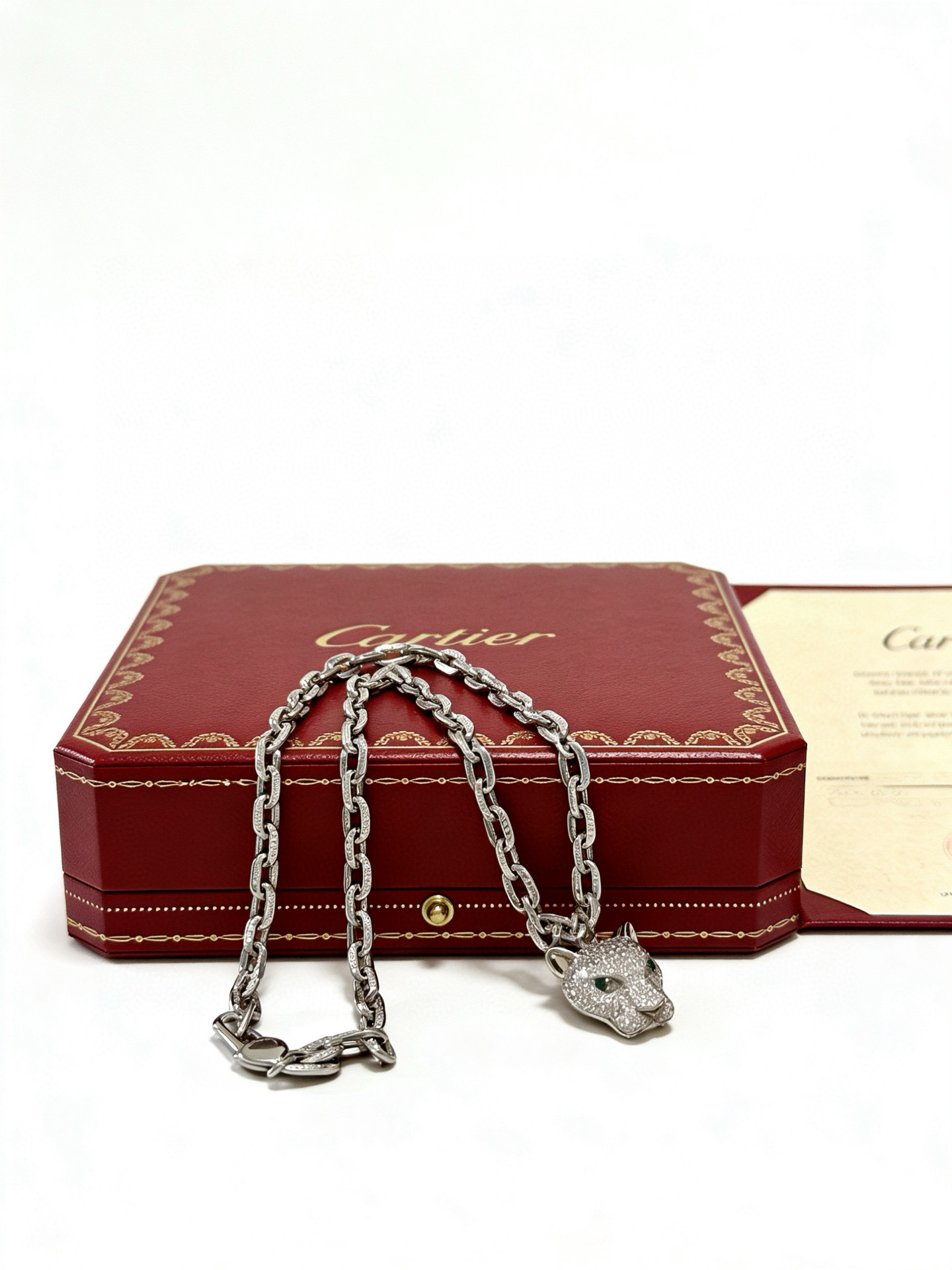 Cartier 新款卡地亚项链V金材质系列 品相完美 细节无敌 那种独特的色泽完全无可挑剔 再缀以 指环外形设计
