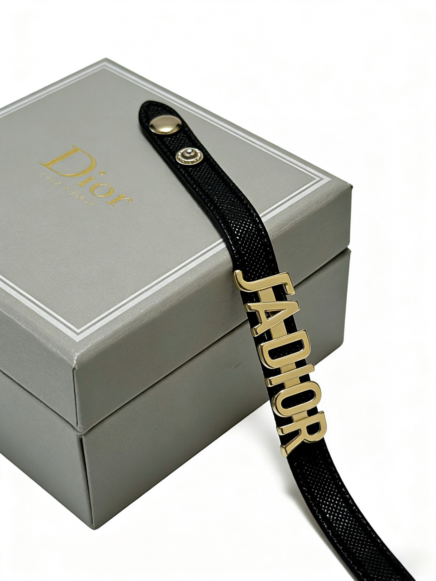 Dior 高品质迪奥牛皮手绳手链 新款开模 潮流 男女均可佩戴 同款 摇滚朋克泰银风格 元素 潮流百搭 牛皮最新款链条档次更高明星 款项链系列