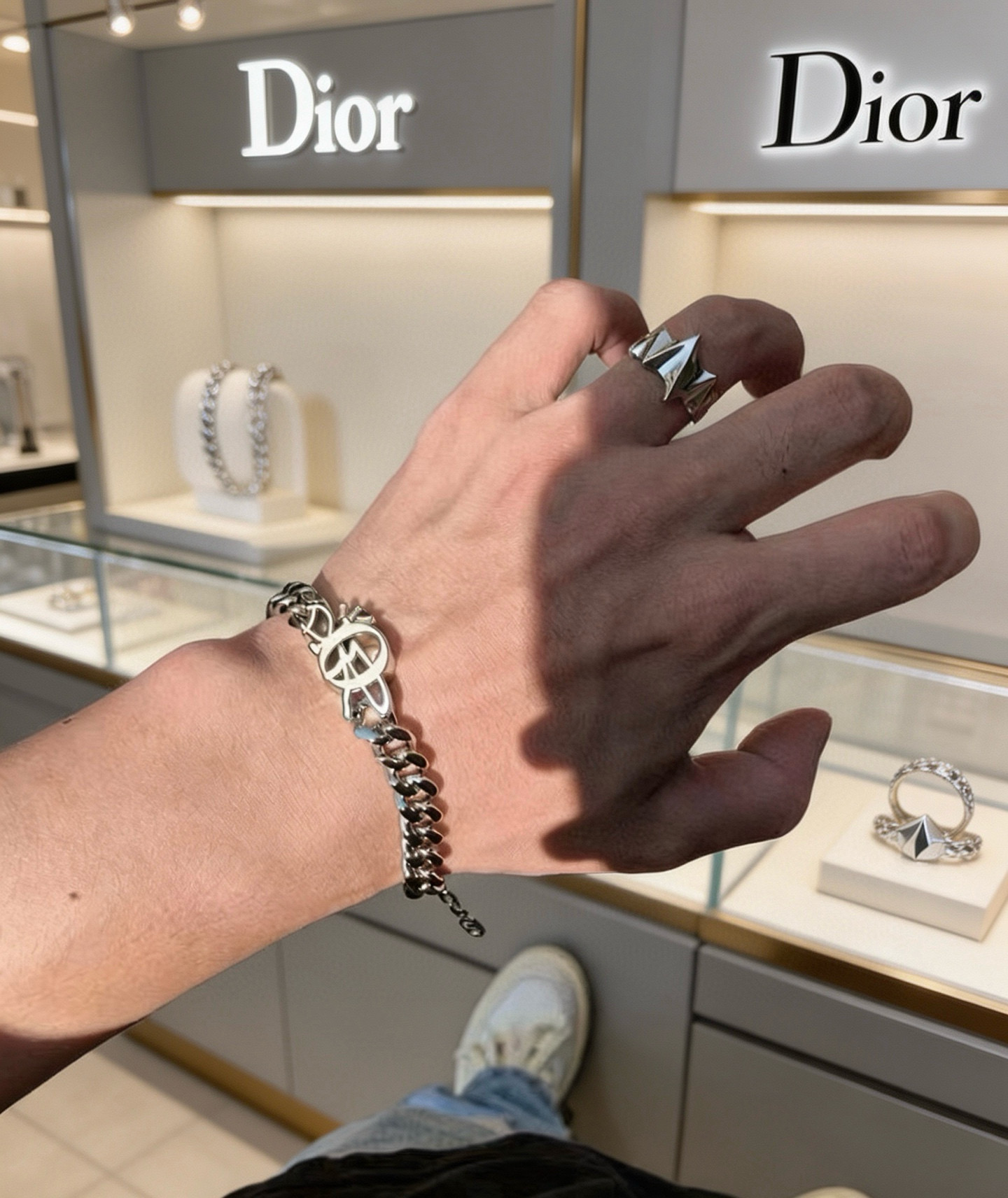 Dior DIOR新款 高品质迪奥手链 新款开模 潮流 男女均可佩戴 同款 摇滚朋克泰银风格 元素 潮流百搭 项链最新款链条档次更高明星 款手链古巴链系列 银手链