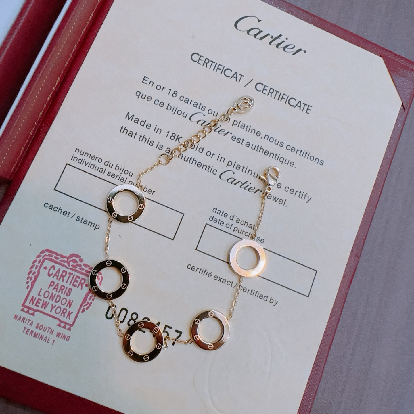 Cartier 卡地亚手链手镯钢材质材质系列 品相完美 细节无敌 那种独特的色泽完全无可挑剔 再缀以 指环外形设计