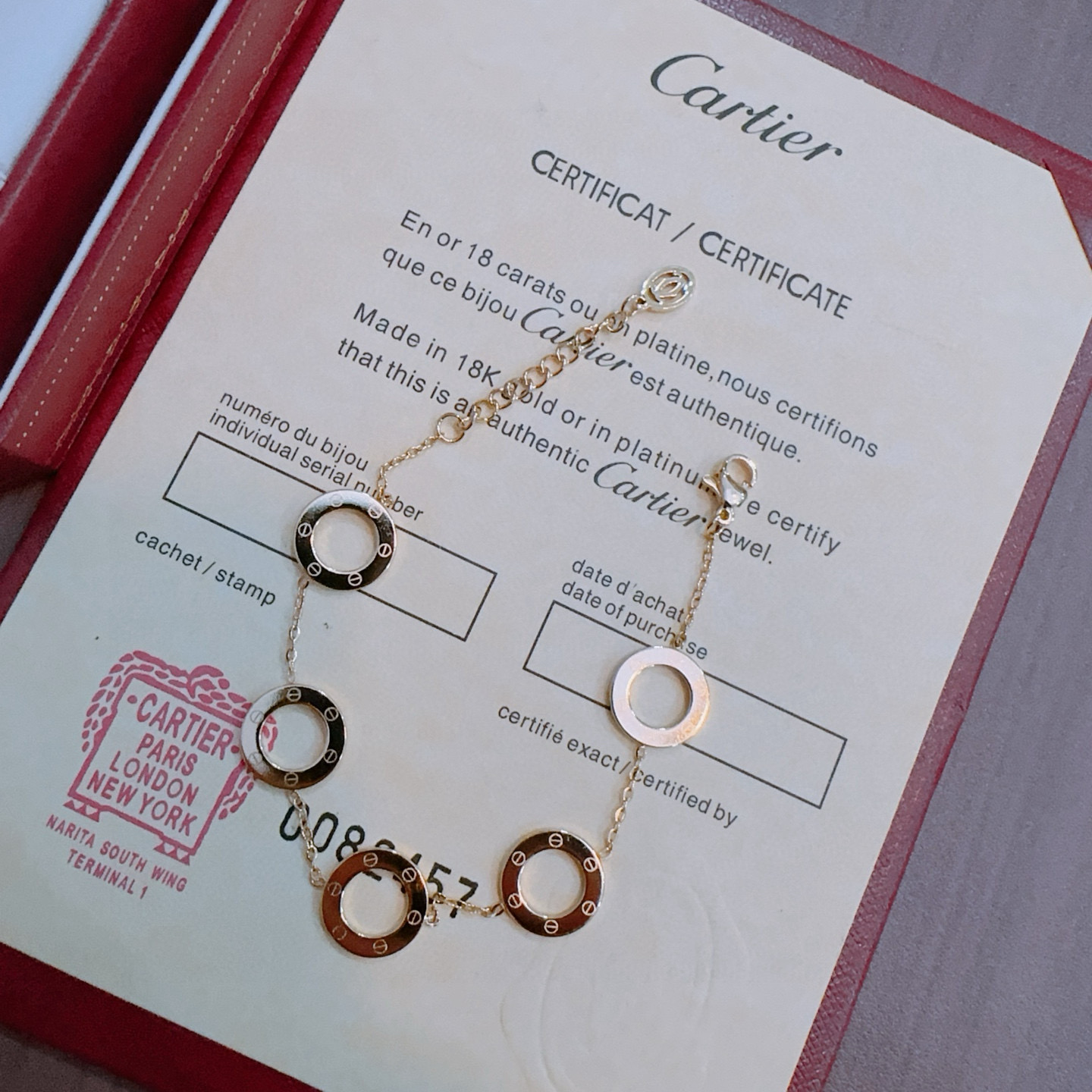 Cartier 卡地亚手链手镯钢材质材质系列 品相完美 细节无敌 那种独特的色泽完全无可挑剔 再缀以 指环外形设计