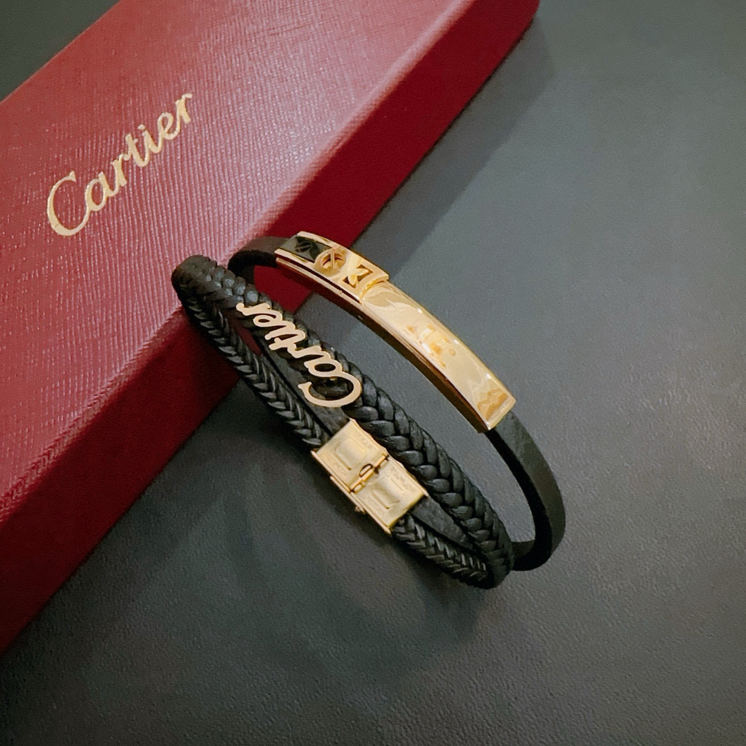 Cartier 高品质卡地亚牛皮手绳手链 新款开模 潮流 男女均可佩戴 同款 摇滚朋克泰银风格 元素 潮流百搭 牛皮最新款链条档次更高明星 款项链系列