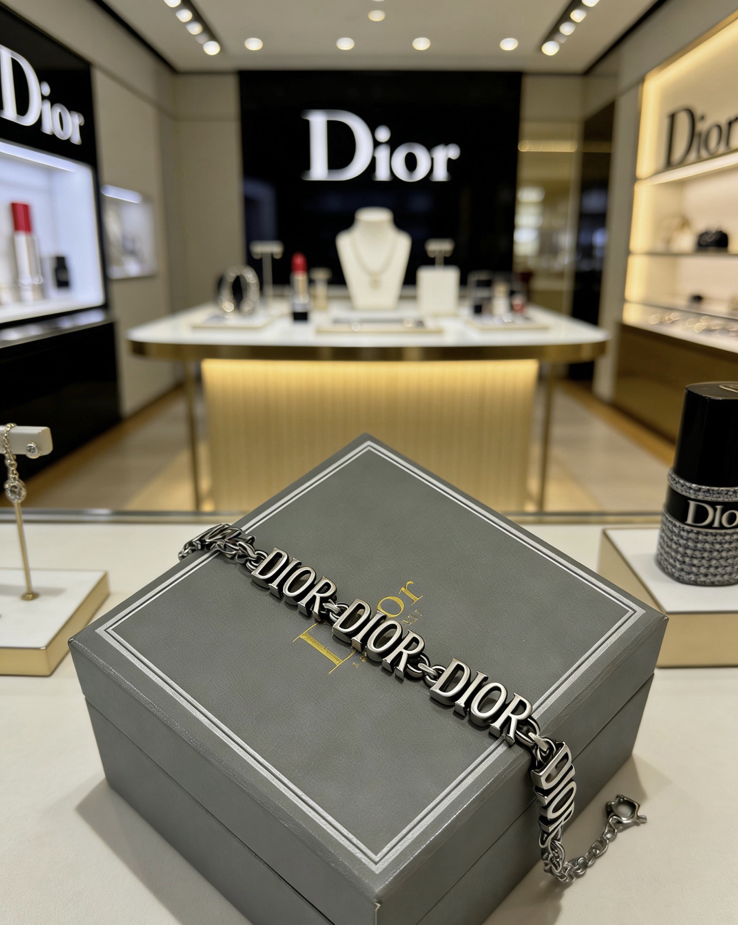 Dior DIOR新款 高品质迪奥手链 新款开模 潮流 男女均可佩戴 同款 摇滚朋克泰银风格 元素 潮流百搭 项链最新款链条档次更高明星 款手链古巴链系列 银手链