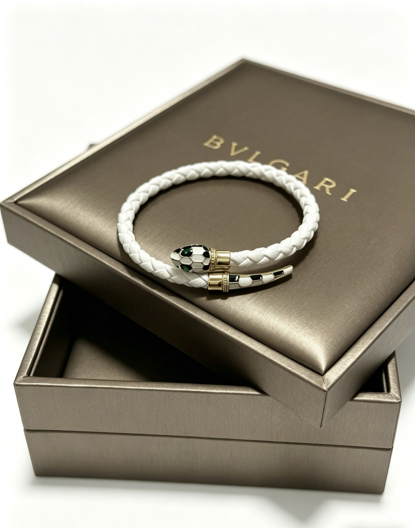 Accessories Style Leather Chain Bag Lookbook Reference image 2