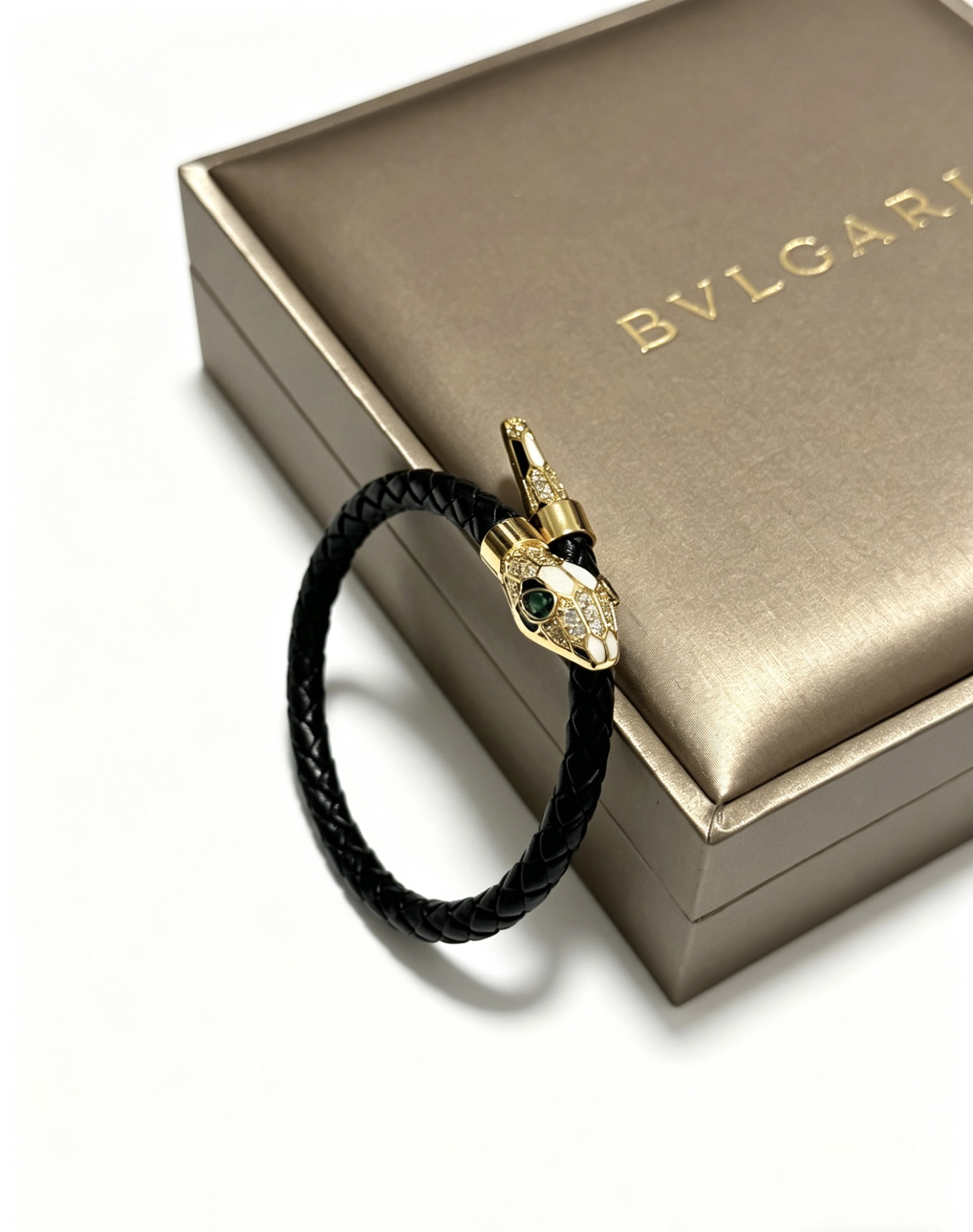 Accessories Style Leather Chain Bag Lookbook Reference image 1