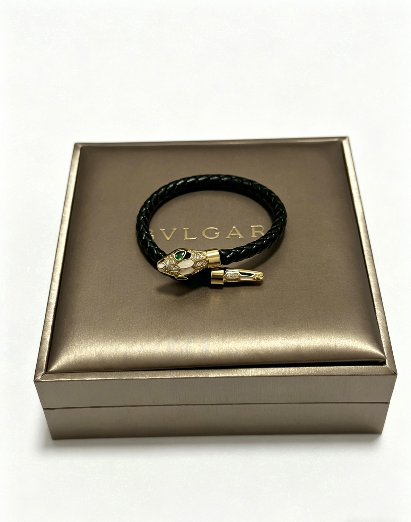 Accessories Style Leather Chain Bag Lookbook Reference image 2