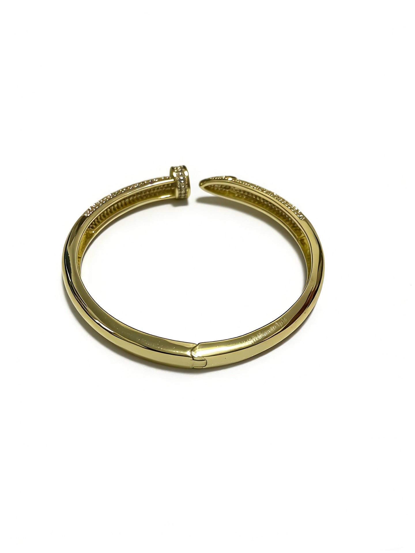 Accessories Style Accessories style reference detail image 8 from source 780493