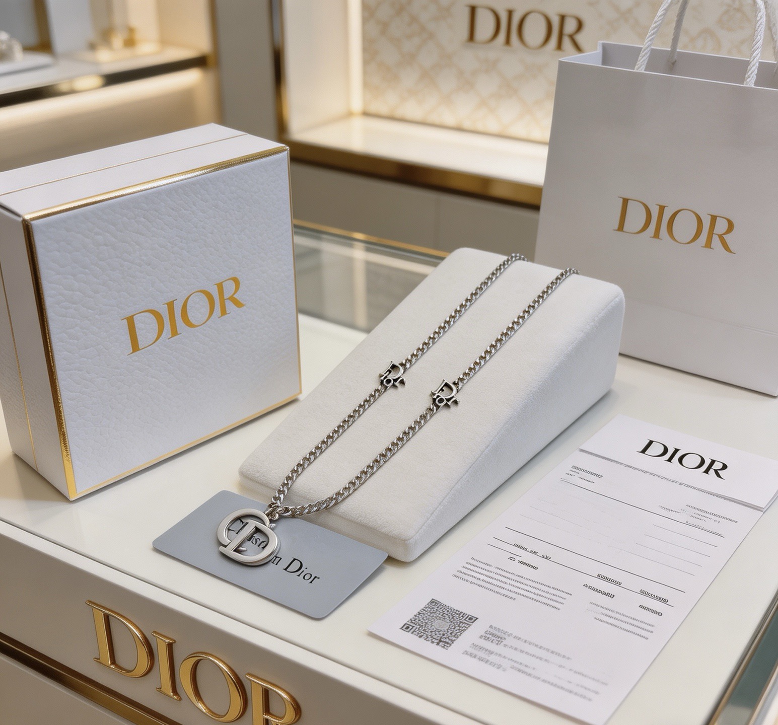 DIOR