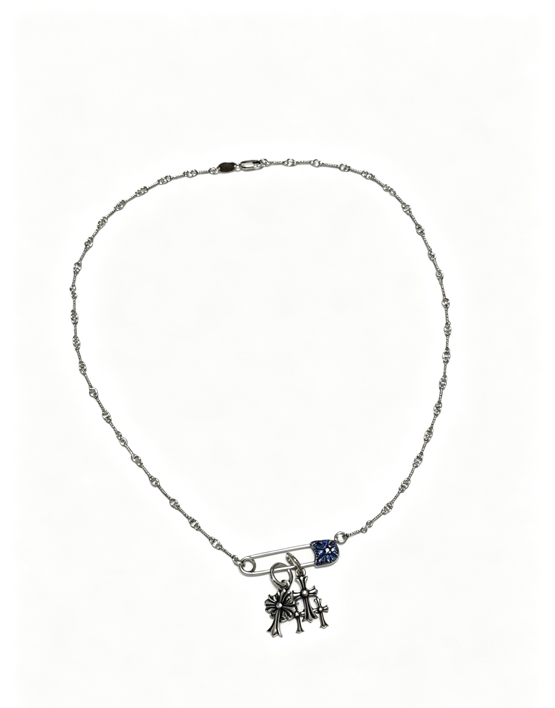 NO:817681,New [counter quality] Chrome Hearts multi-element retro cross necklace, thick cross pendant, different pattern design styles with concave and convex shapes, showing a distinctive cross. The Scout flower is the symbol of Chrome Hearts, so it is more durable. Genuine pattern-printed Chrome Hearts distinguishes the ordinary light version in the market. Match the version and standard quality. Look at the printing details. The degree of retro ash oxidation. Seiko version!  !  !  Purely handmade, authentic molded fashion essentials, can be worn by both men and women, same style for couples, original official website, rock punk Thai silver style, retro elements, trendy and versatile, boutique jewelry, chrome hearts, chrome hearts, necklace19860909新款【专柜品质】Chrome Hearts克罗心多元素复古十字架项链 粗款十字架吊坠 凹凸造型不同的花纹设计风格 呈现出与众不同 十字架 童军花是克罗心的志 所以更经久不衰 正品打版Chrome Hearts克罗心 区别市场普通轻版 对版对标品质 看字印细节 复古做旧灰氧程度.精工版本！！！ 纯手工打造 正品开模潮流时尚必备 男女均可佩戴 情侣同款 官网原版 摇滚朋克泰银风格 复古元素 潮流百搭,饰品精品,chrome hearts,chrome hearts,necklace,Jewelry