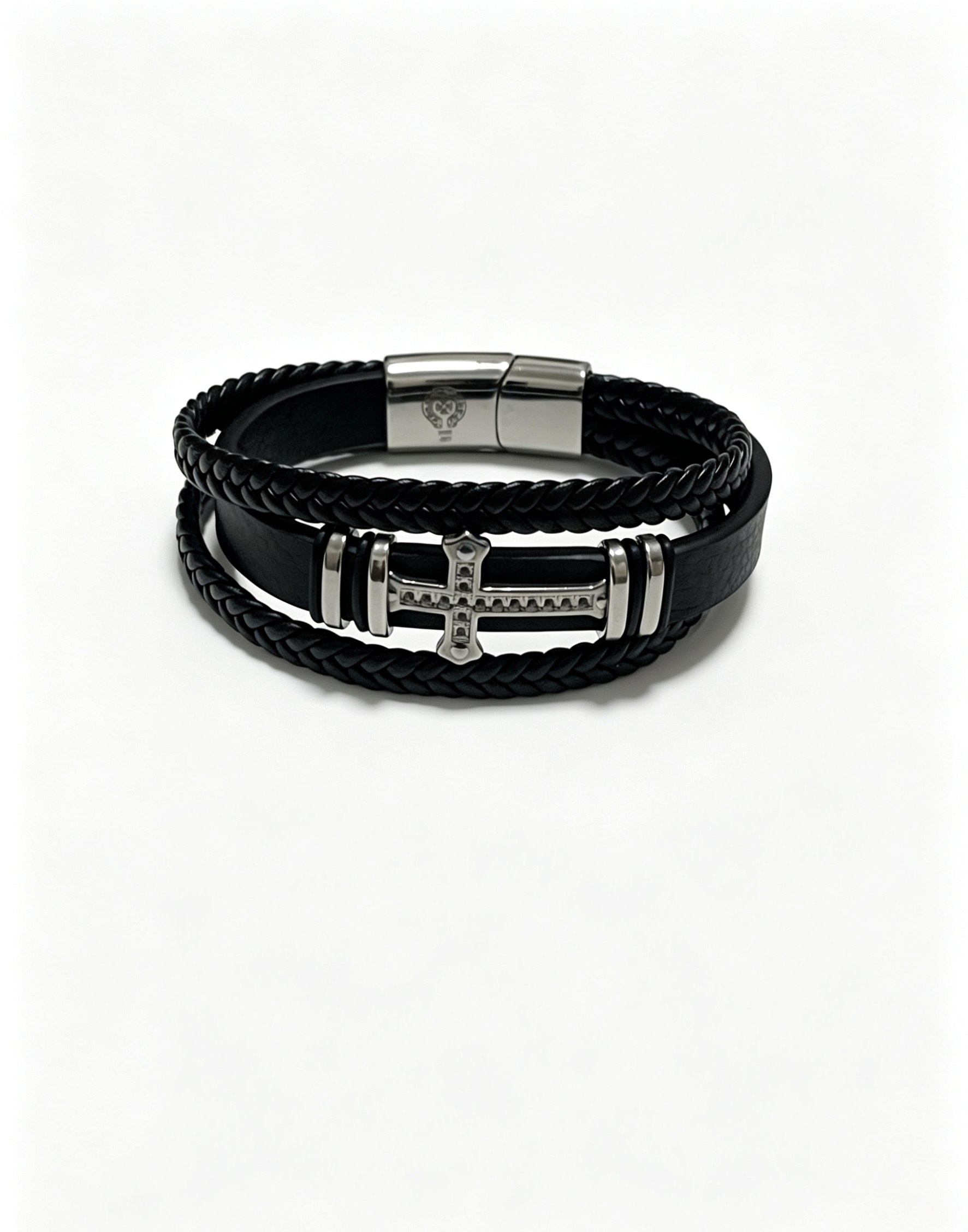 NO:817627,New [counter quality] Chrome Hearts classic retro cross cowhide bracelet, the original image has concave and convex shapes with different pattern design styles, showing a distinctive cross. The Scout flower is Chrome Hearts' symbol, so it is more durable. Genuine pattern-printed Chrome Hearts distinguishes the ordinary light version in the market. Check the quality of the version. Look at the printing details, the degree of retro gray oxidation. Seiko version!  !  !  Purely handmade, authentic mold opening, trendy and fashionable must-have, can be worn by both men and women, the same style for couples, official website original version, rock punk Thai silver style, retro elements, trendy and versatile, boutique jewelry, chrome hearts, chrome hearts, bracelet, cowhide19860909新款【专柜品质】Chrome Hearts克罗心经典复古十字牛皮手链,原图凹凸造型不同的花纹设计风格 呈现出与众不同 十字架 童军花是克罗心的志 所以更经久不衰 正品打版Chrome Hearts克罗心 区别市场普通轻版 对版对标品质 看字印细节 复古做旧灰氧程度.精工版本！！！ 纯手工打造 正品开模 潮流时尚必备 男女均可佩戴 情侣同款 官网原版 摇滚朋克泰银风格 复古元素 潮流百搭,饰品精品,chrome hearts,chrome hearts,bracelet,cowhide,Jewelry