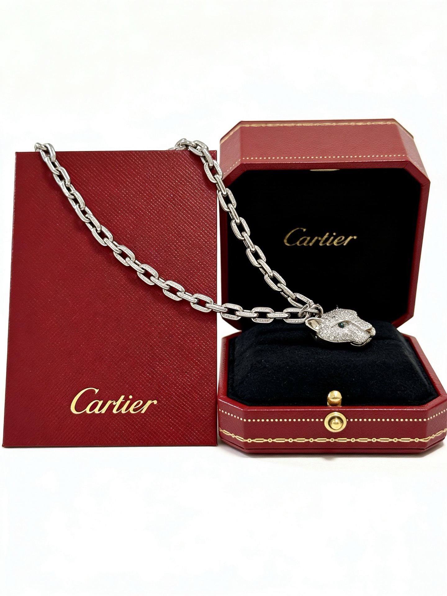 NO:819032,The new Cartier necklace V gold material series is in perfect appearance, with unparalleled details. The unique color is completely impeccable, and is decorated with a classic ring shape design. It is simple yet elegant and eye-catching. The V gold pure handmade combination is more elegant and elegant. Same style for men and women (60cm), fine jewelry, cartier, necklace19860909新款卡地亚项链V金材质系列 品相完美,细节无敌,那种独特的色泽完全无可挑剔,再缀以经典指环外形设计,简约之余却又优雅夺目,V金纯手工的组合更显气色,上手雅致动人.男女同款（60cm）,饰品精品,cartier,necklace,Jewelry
