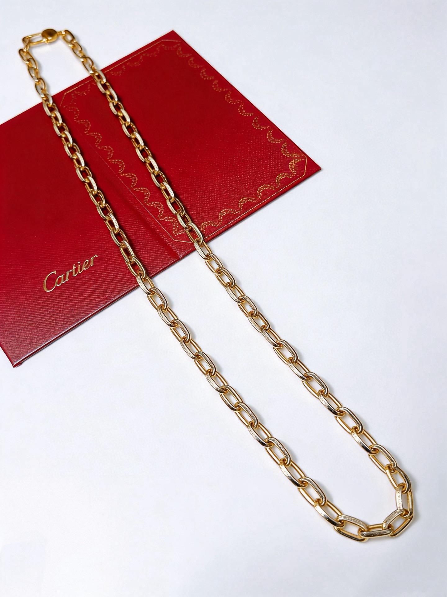 NO:861429,The new Cartier necklace V gold material series is in perfect appearance, with unparalleled details. The unique color is completely impeccable, and is decorated with a classic ring shape design. It is simple yet elegant and eye-catching. The pure handmade combination of V gold is more elegant and elegant. The same style for men and women, fine jewelry, cartier, necklace19860909新款卡地亚项链V金材质系列 品相完美,细节无敌,那种独特的色泽完全无可挑剔,再缀以经典指环外形设计,简约之余却又优雅夺目,V金纯手工的组合更显气色,上手雅致动人.男女同款,饰品精品,cartier,necklace,Jewelry