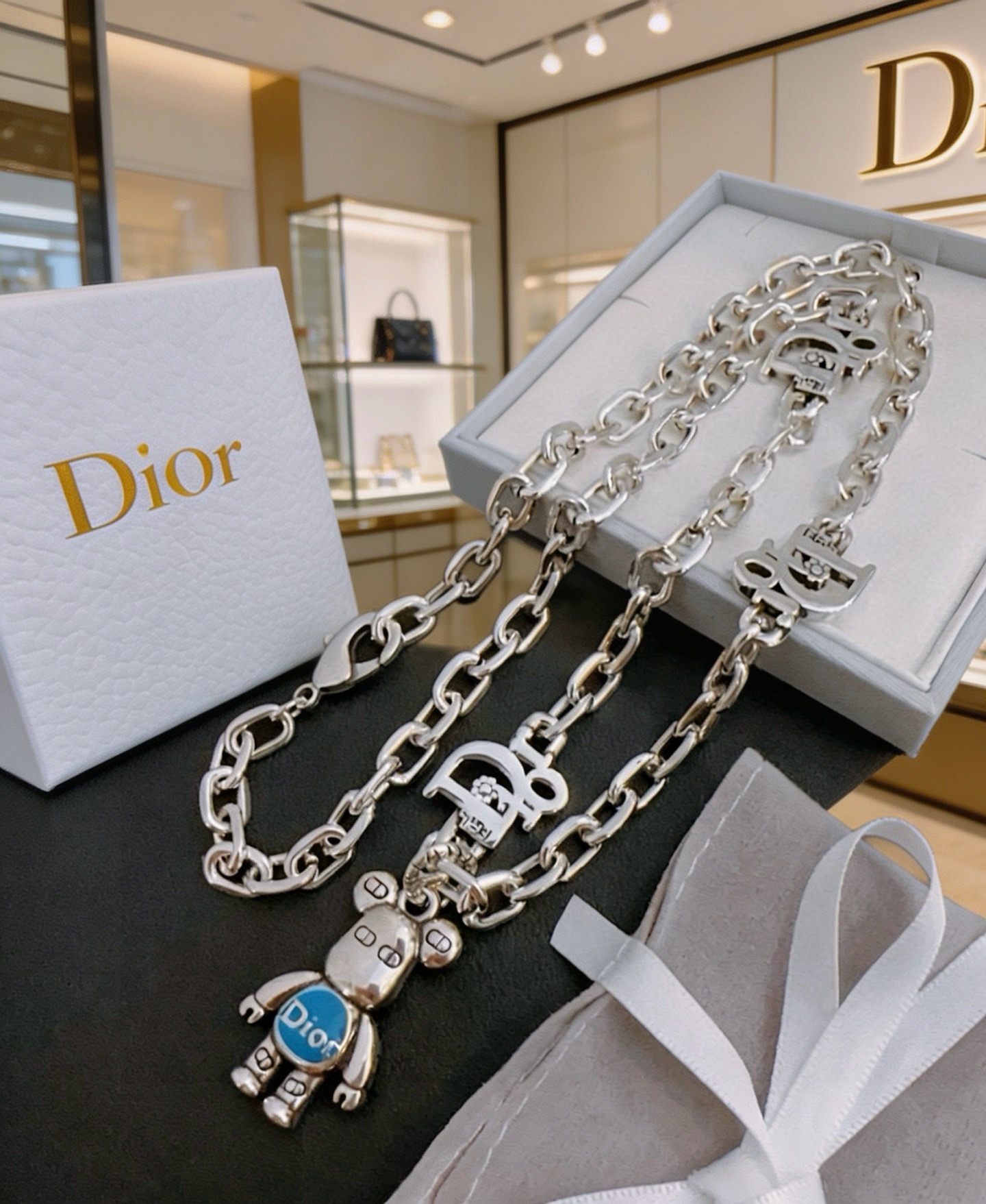 DIOR。新款 迪奥项链🇷🇼原单货🇷🇼专柜新款开模复古潮流时尚必备 男女均可佩戴 情侣款同款 摇滚朋克泰