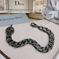 DIOR新款。高品质迪奥手链原单货专柜新款开模复古潮流时尚必备 男女均可佩戴 情侣款同款 摇滚朋克泰银风 DIOR新款。高品质迪奥手链原单货专柜新款开模复古潮流时尚必备 男女均可佩戴 情侣款同款 摇滚朋克泰银风