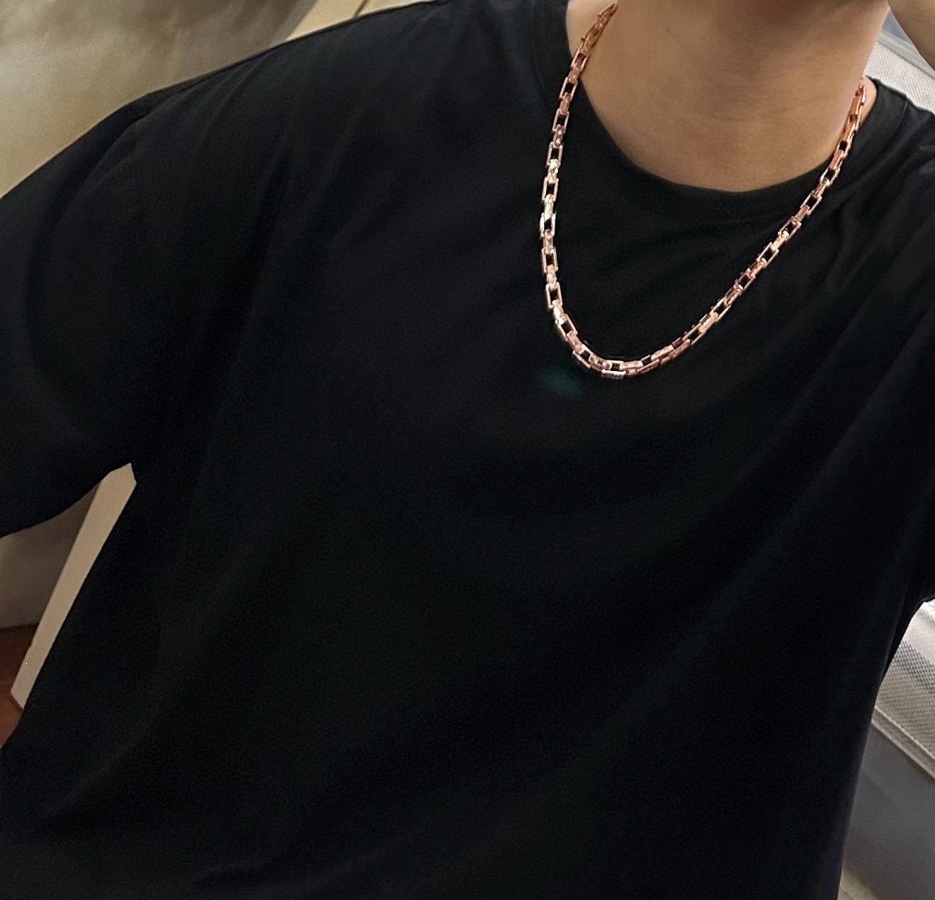 新款卡地亚项链V金材质系列 品相完美，细节无敌，那种独特的色泽完全无可挑剔，再缀以经典指环外形设计，简约
