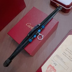 高品质卡地亚牛皮手绳手链💍原单货专柜新款开模复古潮流时尚必备 男女均可佩戴 情侣款同款 摇滚朋克泰银风格 高品质卡地亚牛皮手绳手链💍原单货专柜新款开模复古潮流时尚必备 男女均可佩戴 情侣款同款 摇滚朋克泰银风格