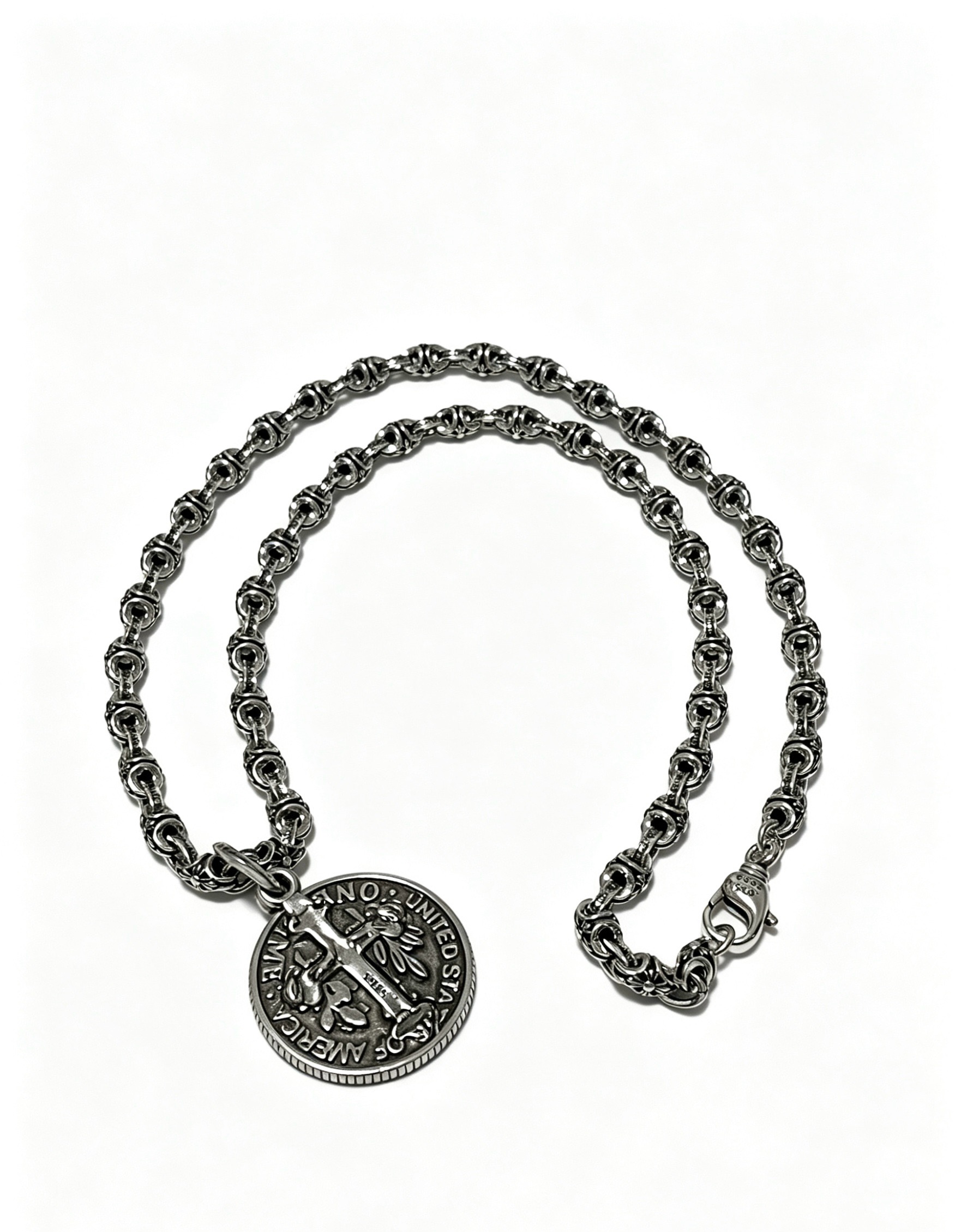 NO:862967,New [counter quality] Chrome Hearts multi-element retro cross necklace, thick cross pendant, different pattern design styles with concave and convex shapes, showing a distinctive cross. The Scout flower is the symbol of Chrome Hearts, so it is more durable. Genuine pattern-printed Chrome Hearts distinguishes the ordinary light version in the market. Match the version and standard quality. Look at the printing details. The degree of retro ash oxidation. Seiko version!  !  !  Purely handmade, authentic molded fashion essentials, can be worn by both men and women, the same style for couples, official website original version, rock punk Thai silver style, retro elements, trendy and versatile (60cm available size), fine jewelry, chrome hearts, chrome hearts, necklace19860909新款【专柜品质】Chrome Hearts克罗心多元素复古十字架项链 粗款十字架吊坠 凹凸造型不同的花纹设计风格 呈现出与众不同 十字架 童军花是克罗心的志 所以更经久不衰 正品打版Chrome Hearts克罗心 区别市场普通轻版 对版对标品质 看字印细节 复古做旧灰氧程度.精工版本！！！ 纯手工打造 正品开模潮流时尚必备 男女均可佩戴 情侣同款 官网原版 摇滚朋克泰银风格 复古元素 潮流百搭（60cm可给尺寸）,饰品精品,chrome hearts,chrome hearts,necklace,Jewelry