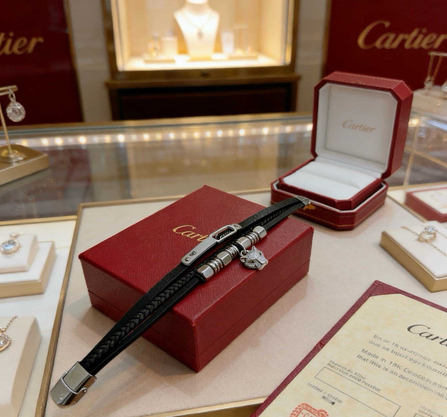高品质卡地亚牛皮手绳手链💍原单货专柜新款开模复古潮流时尚必备 男女均可佩戴 情侣款同款 摇滚朋克泰银风格