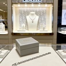 DIOR新款高品质迪奥手链原单货专柜新款开模复古潮流时尚必备 男女均可佩戴 情侣款同款 摇滚朋克泰银风格 DIOR新款高品质迪奥手链原单货专柜新款开模复古潮流时尚必备 男女均可佩戴 情侣款同款 摇滚朋克泰银风格