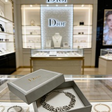 DIOR新款高品质迪奥手链原单货专柜新款开模复古潮流时尚必备 男女均可佩戴 情侣款同款 摇滚朋克泰银风格 DIOR新款高品质迪奥手链原单货专柜新款开模复古潮流时尚必备 男女均可佩戴 情侣款同款 摇滚朋克泰银风格
