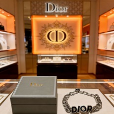 DIOR新款高品质迪奥手链原单货专柜新款开模复古潮流时尚必备 男女均可佩戴 情侣款同款 摇滚朋克泰银风格 DIOR新款高品质迪奥手链原单货专柜新款开模复古潮流时尚必备 男女均可佩戴 情侣款同款 摇滚朋克泰银风格