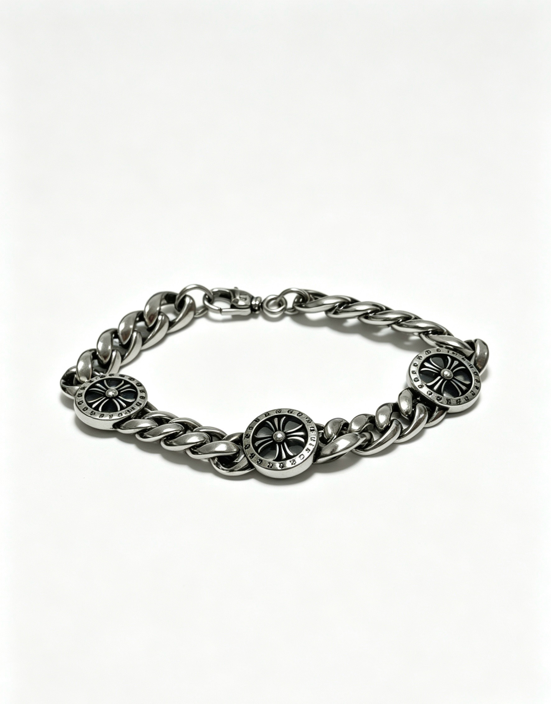 NO:896164,New [counter quality] Chrome Hearts Classic Retro Cross Flower Glossy Cuban Bracelet, the original concave and convex shapes have different pattern design styles, showing a distinctive cross. The Scout flower is the symbol of Chrome Hearts, so it is more durable. Genuine pattern-printed Chrome Hearts distinguishes the ordinary light version in the market. Match the version and standard quality. Look at the printing details. The degree of retro ash oxidation. Seiko version!  !  !  Purely handmade, authentic mold opening, trendy and fashionable must-have, can be worn by both men and women, same style for couples, official website original version, rock punk Thai silver style, retro elements, trendy and versatile, boutique jewelry, chrome hearts, chrome hearts, bracelets19860909新款【专柜品质】Chrome Hearts克罗心经典复古十字花光面古巴手链,原图凹凸造型不同的花纹设计风格 呈现出与众不同 十字架 童军花是克罗心的志 所以更经久不衰 正品打版Chrome Hearts克罗心 区别市场普通轻版 对版对标品质 看字印细节 复古做旧灰氧程度.精工版本！！！ 纯手工打造 正品开模 潮流时尚必备 男女均可佩戴 情侣同款 官网原版 摇滚朋克泰银风格 复古元素 潮流百搭,饰品精品,chrome hearts,chrome hearts,bracelet,Jewelry