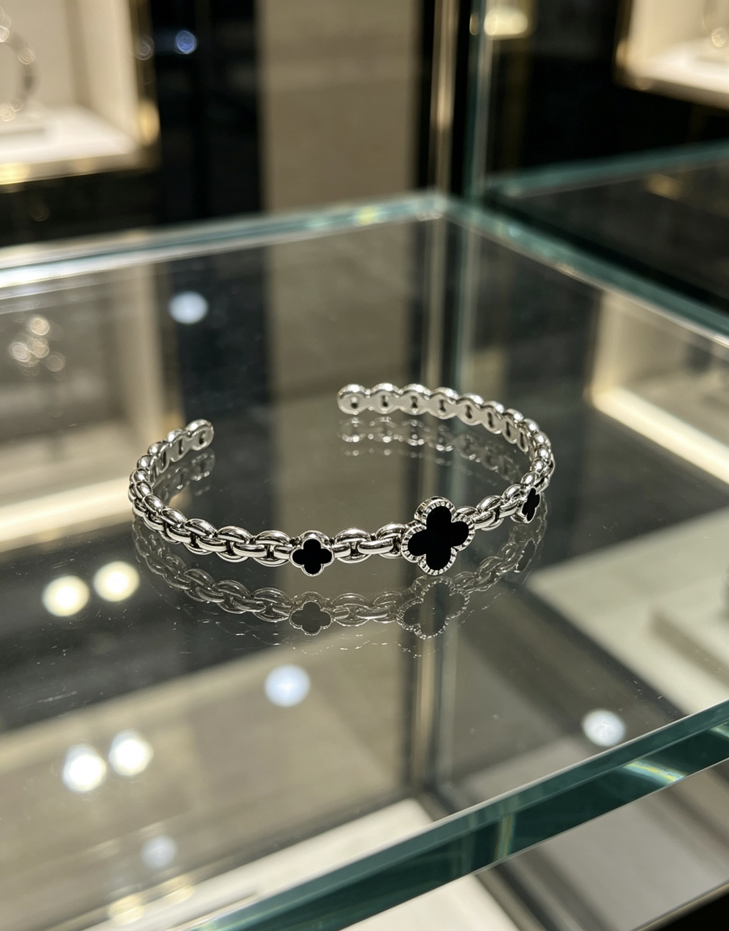 Van Cleef & Arpels Haute Joaillerie Fine Jewelry Earrings Necklace Ring 6