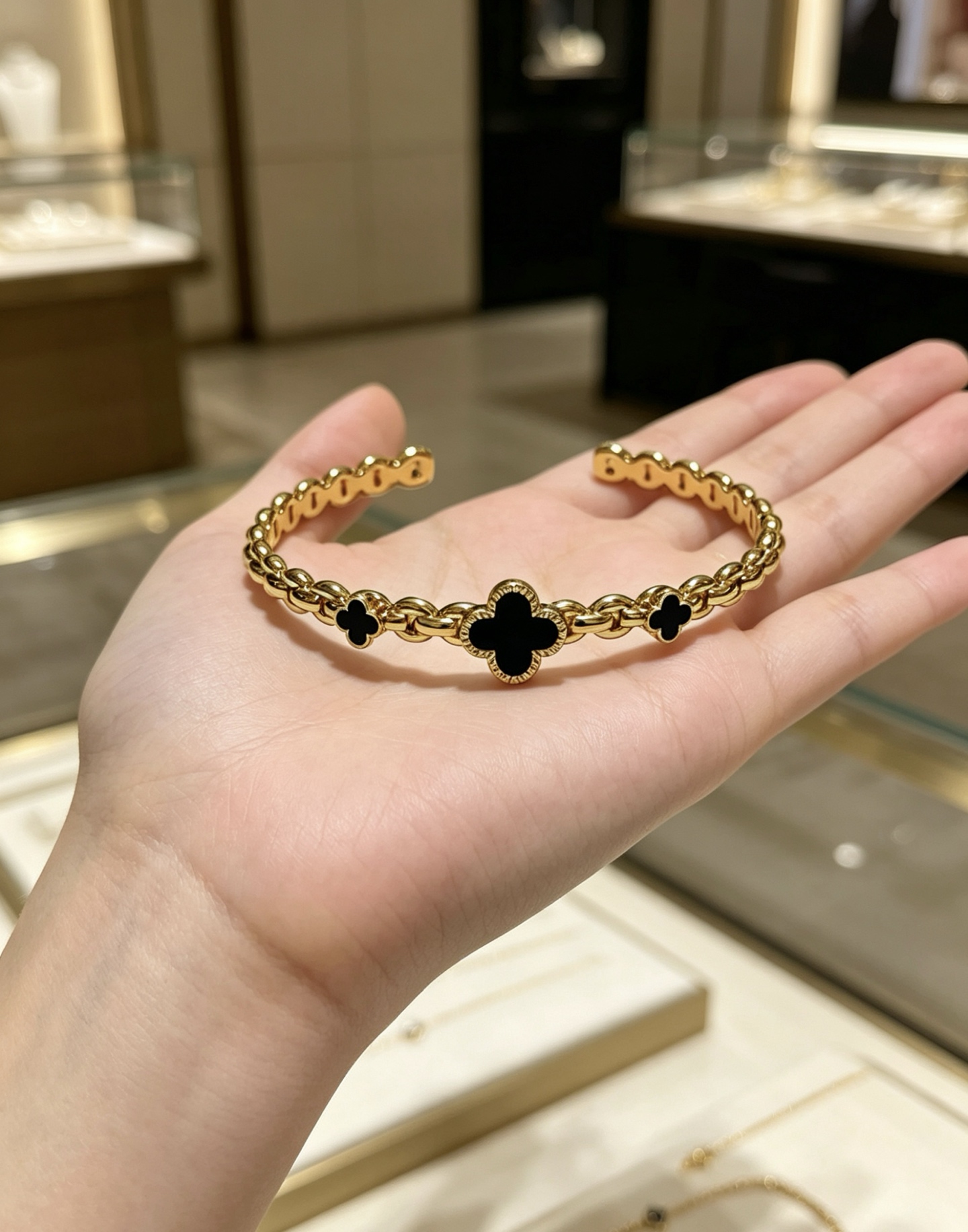 Van Cleef & Arpels Haute Joaillerie Fine Jewelry Earrings Necklace Ring 9