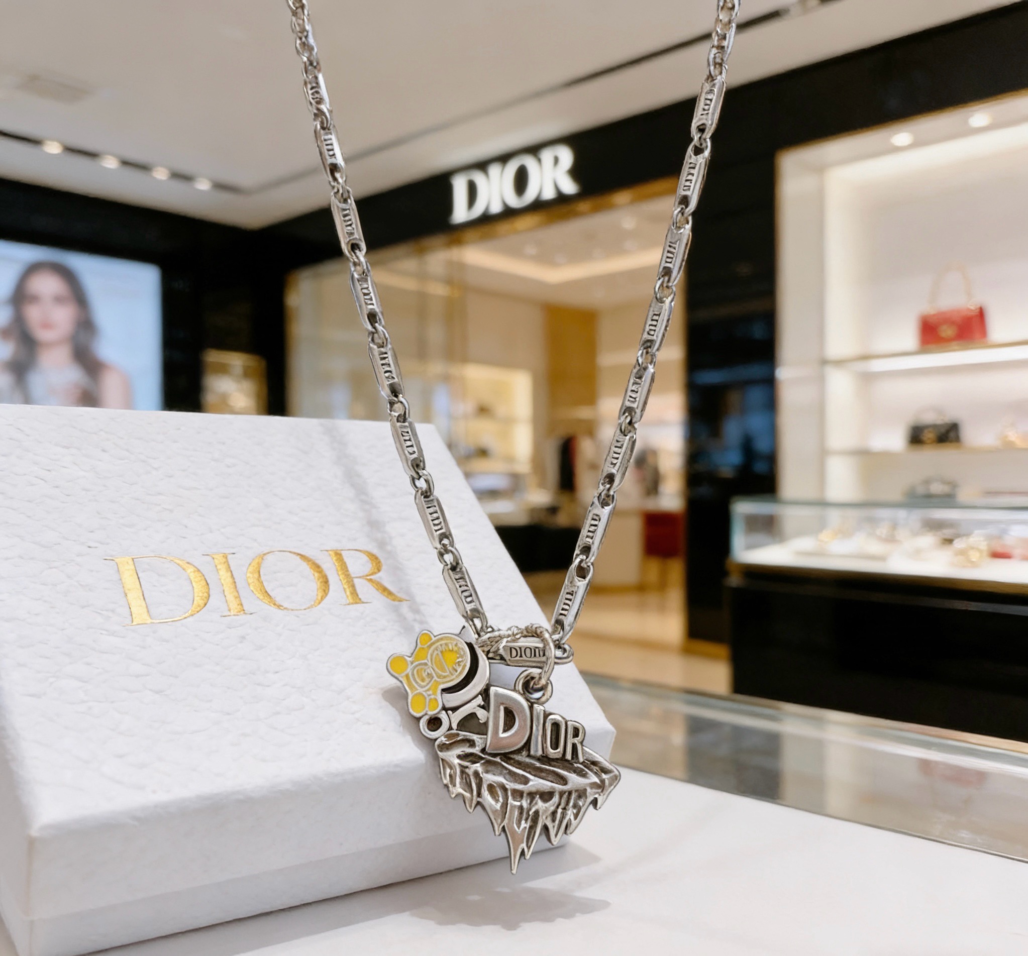 Dior Haute Joaillerie Fine Jewelry Earrings Necklace Ring Ref.71125ABA 2