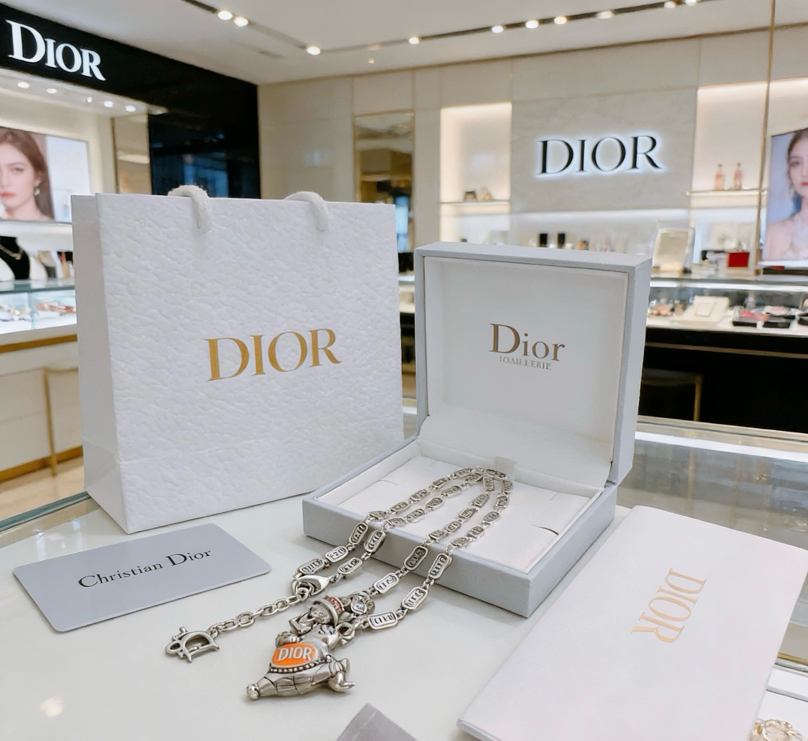 Dior Haute Joaillerie Fine Jewelry Earrings Necklace Ring Ref.438D10D5 2