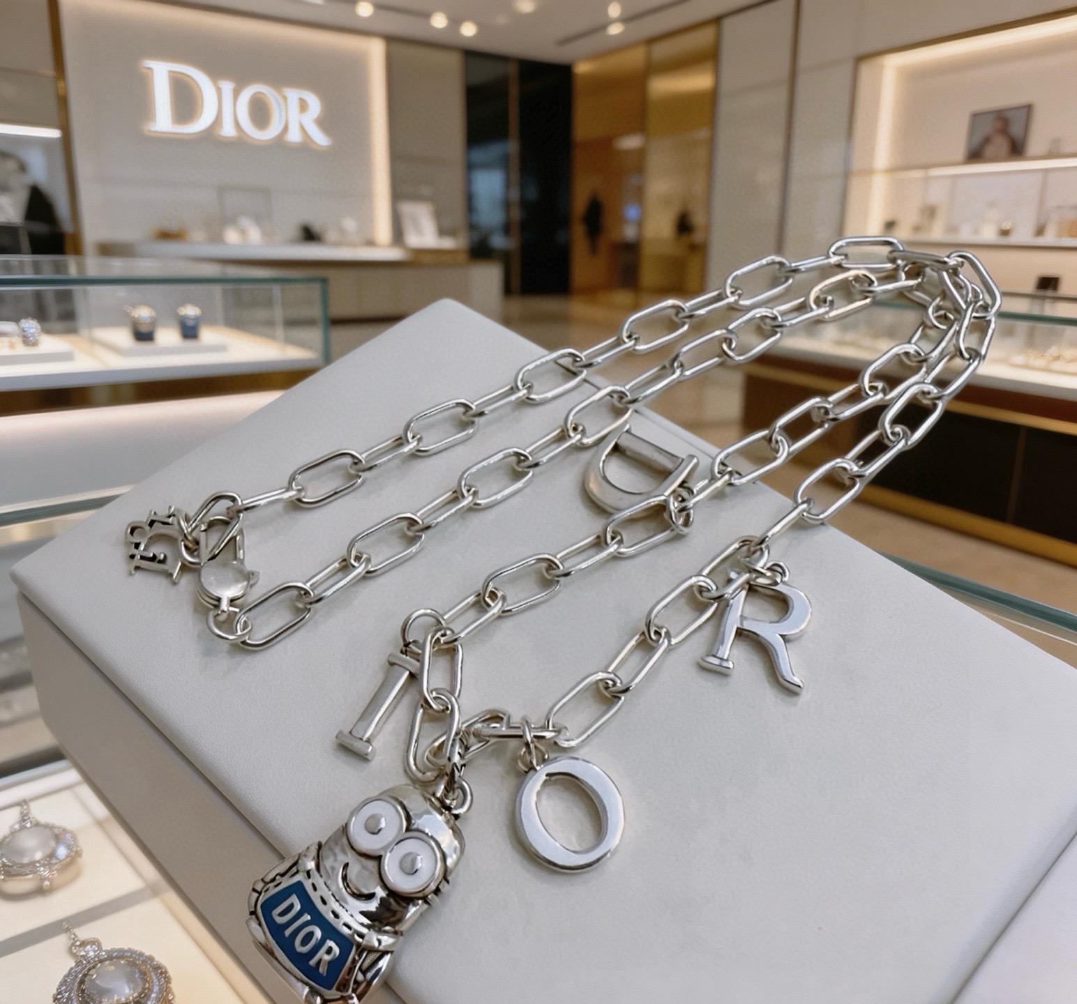 Dior Haute Joaillerie Fine Jewelry Earrings Necklace Ring Ref.2068A707 5